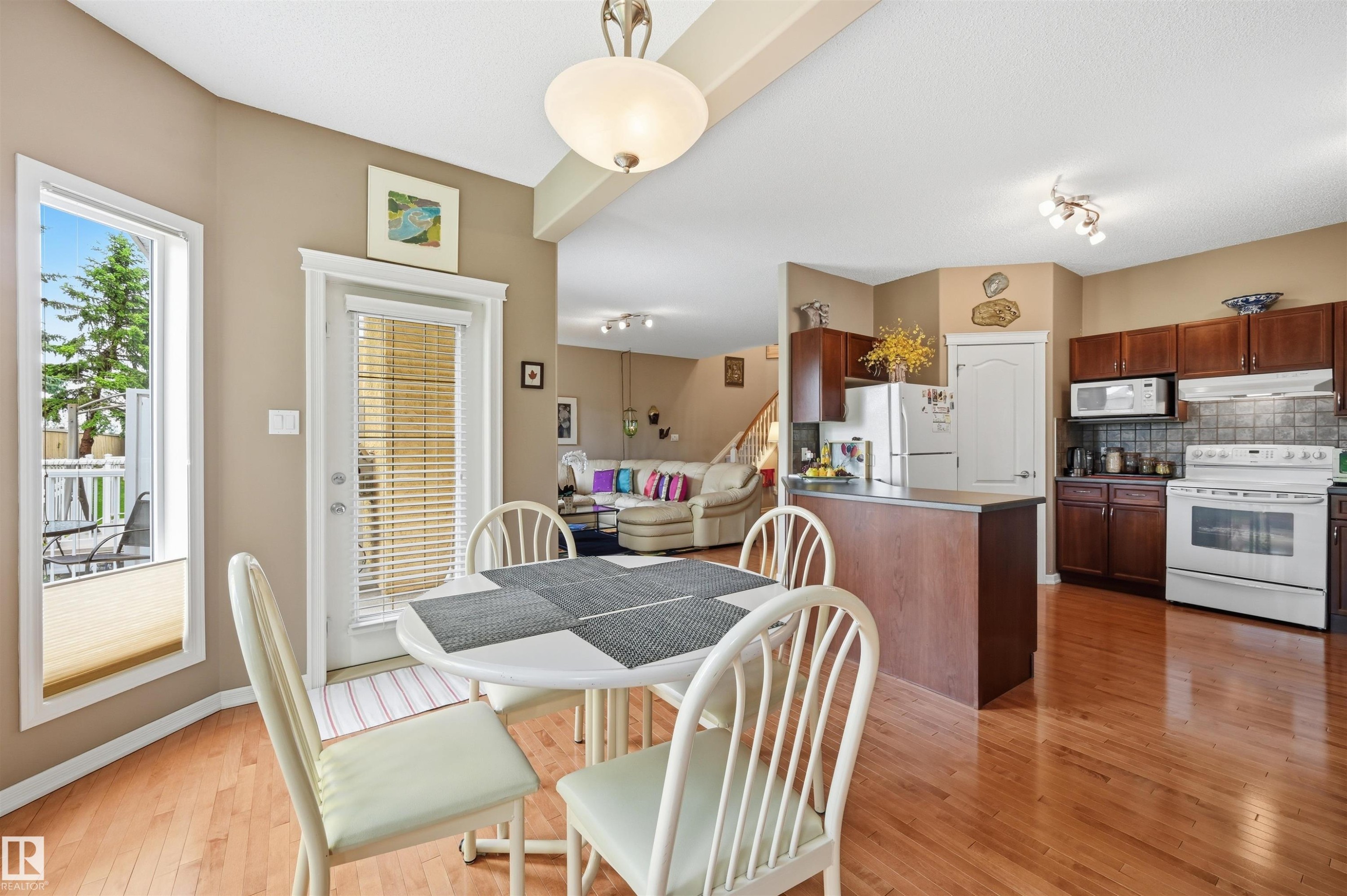 1 577 Butterworth Way, Edmonton, AB