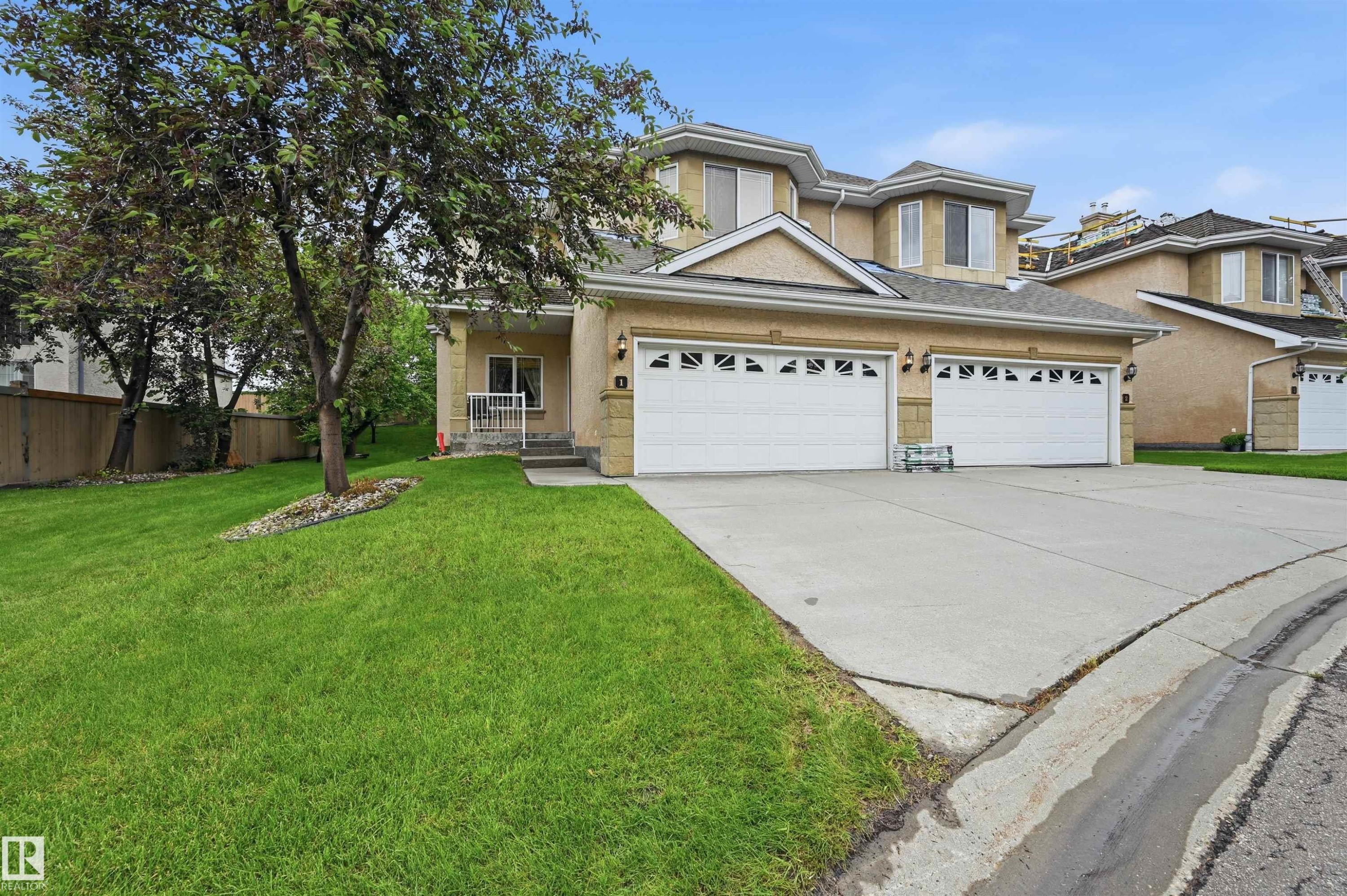 1 577 Butterworth Way, Edmonton, AB