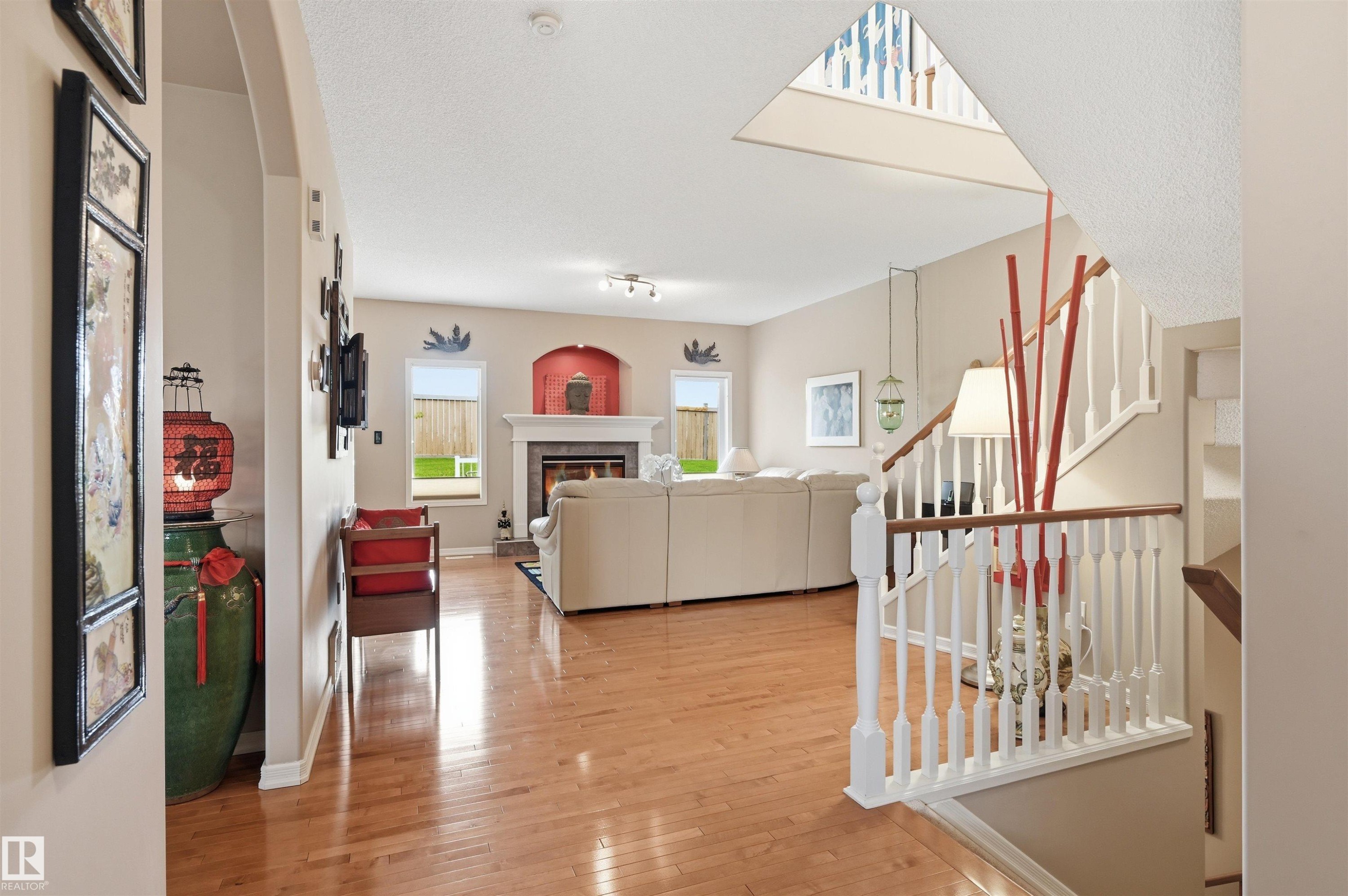 1 577 Butterworth Way, Edmonton, AB