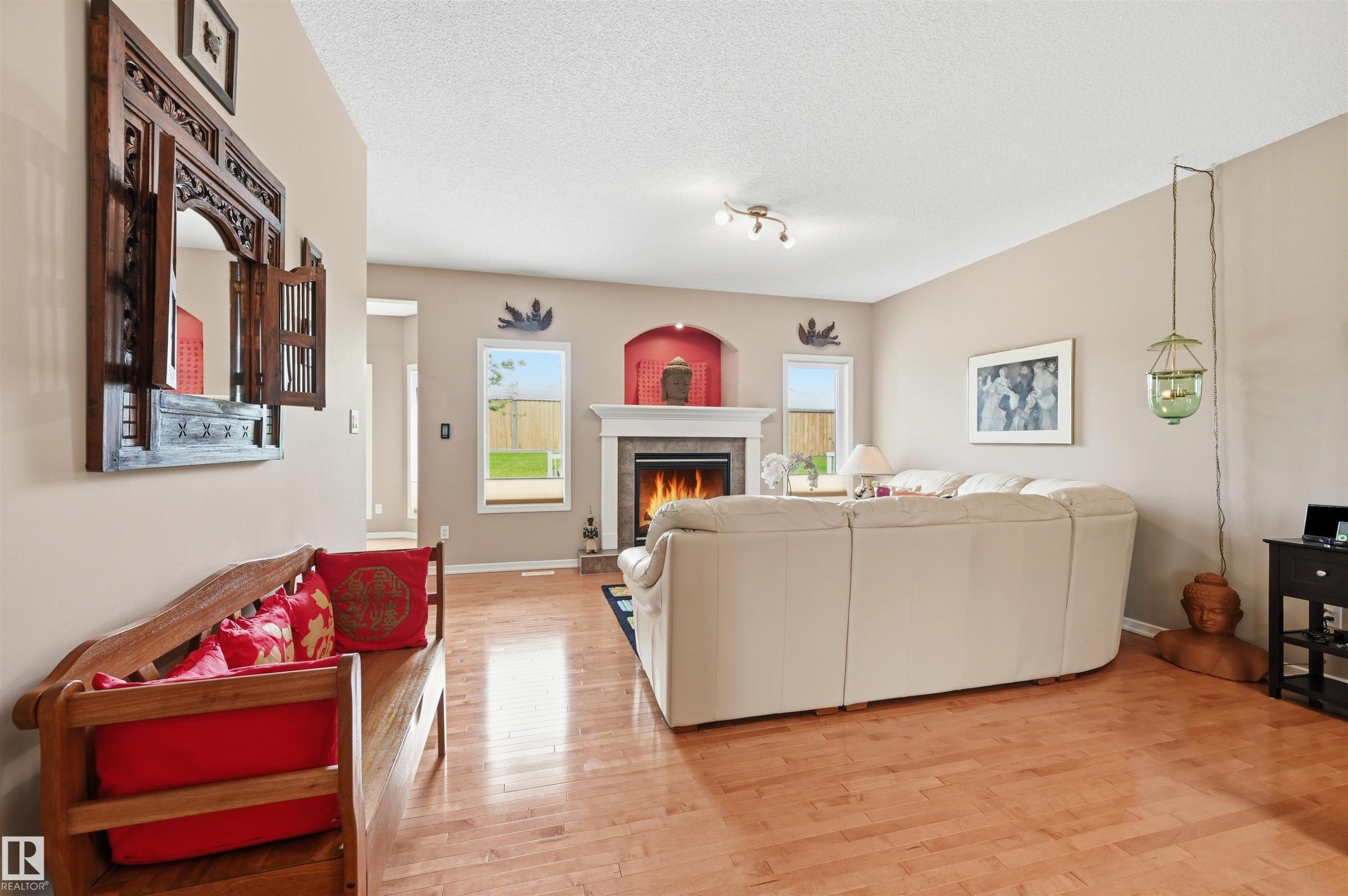 1 577 Butterworth Way, Edmonton, AB