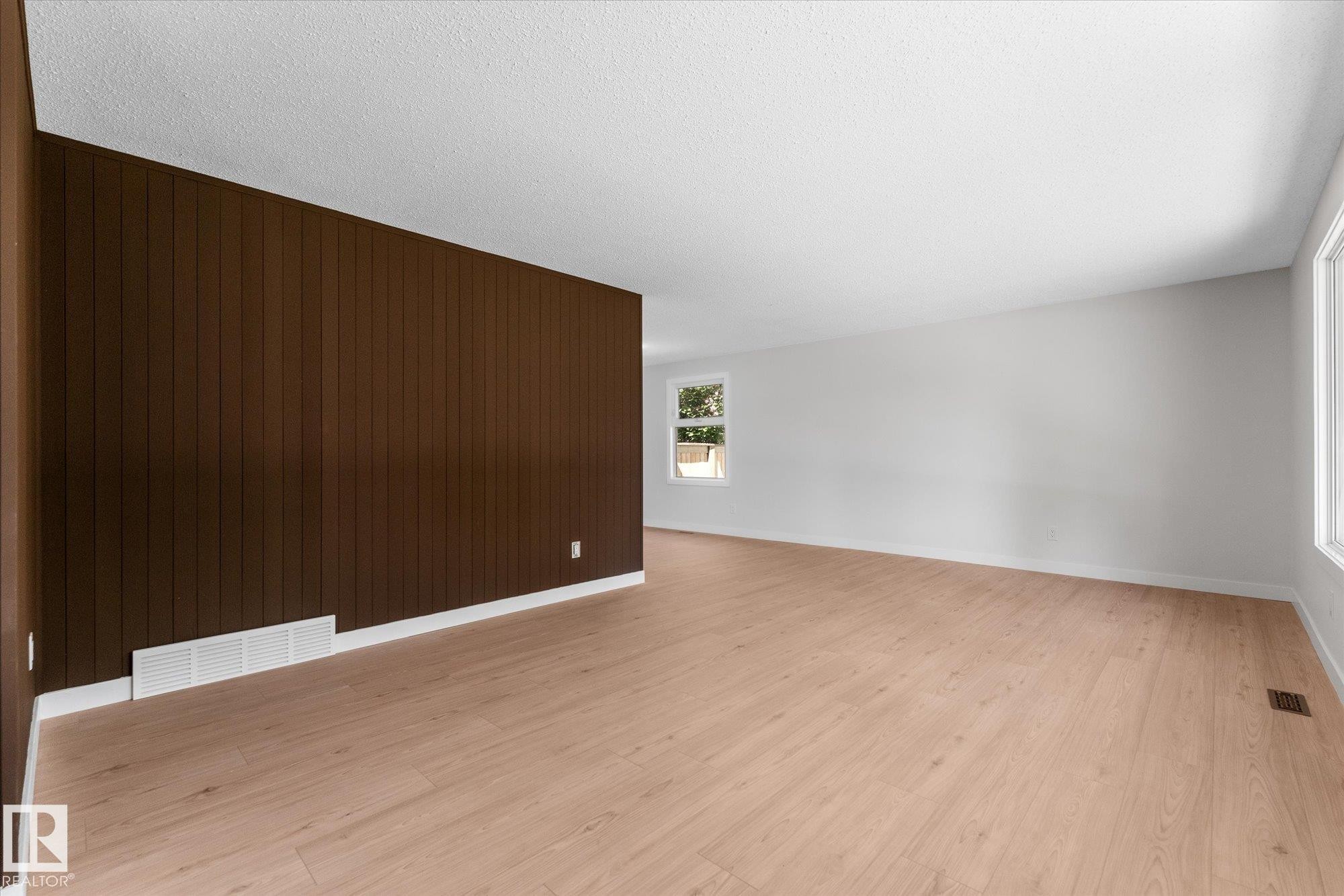 44 Arlington Drive, St. Albert, AB - Indoor Photo Showing Other Room