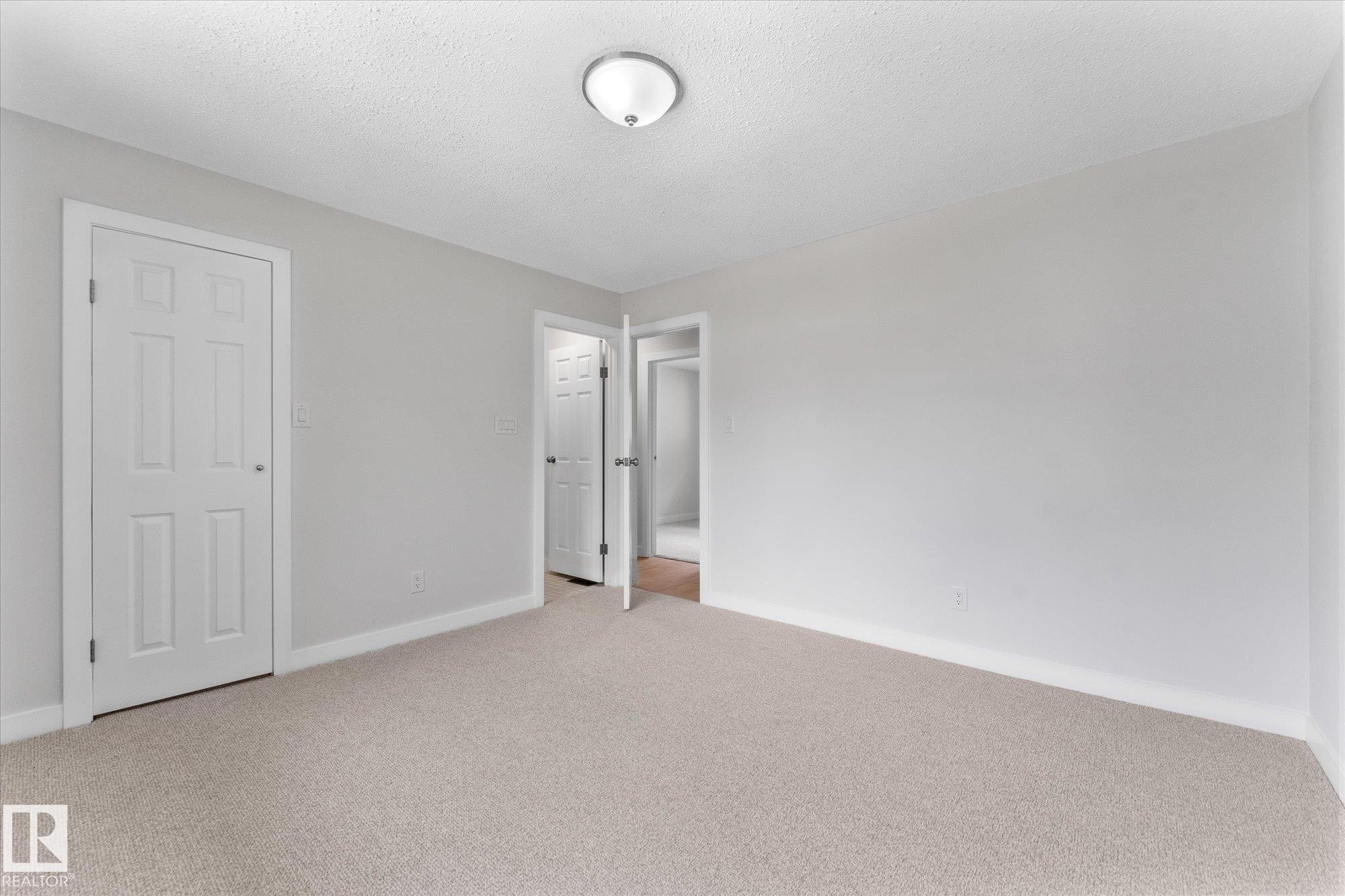 44 Arlington Drive, St. Albert, AB - Indoor Photo Showing Other Room