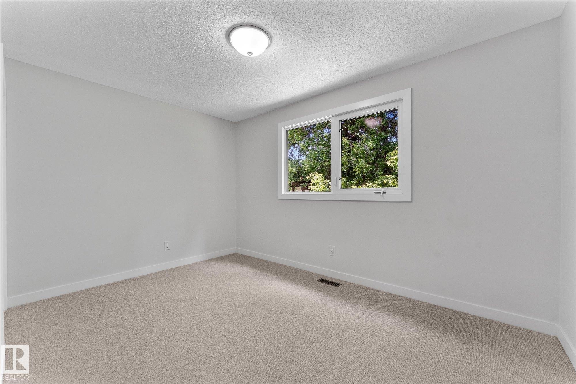 44 Arlington Drive, St. Albert, AB - Indoor Photo Showing Other Room