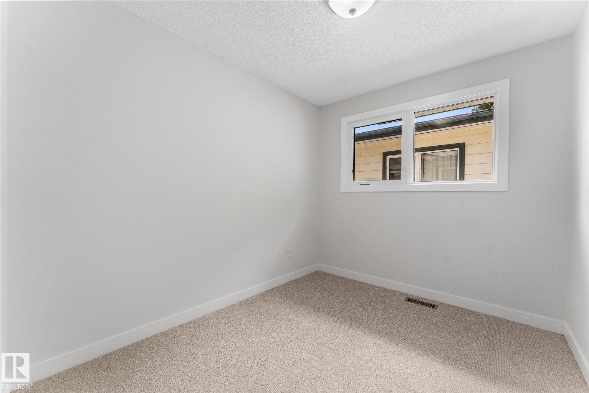 44 Arlington Drive, St. Albert, AB - Indoor Photo Showing Other Room