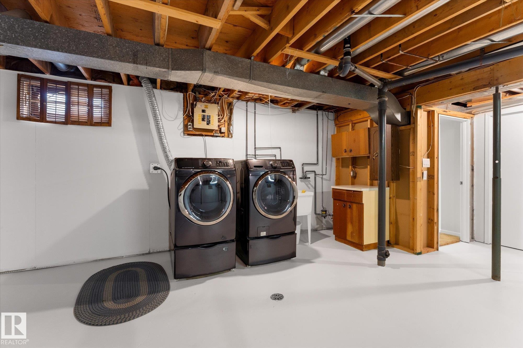 44 Arlington Drive, St. Albert, AB - Indoor Photo Showing Laundry Room