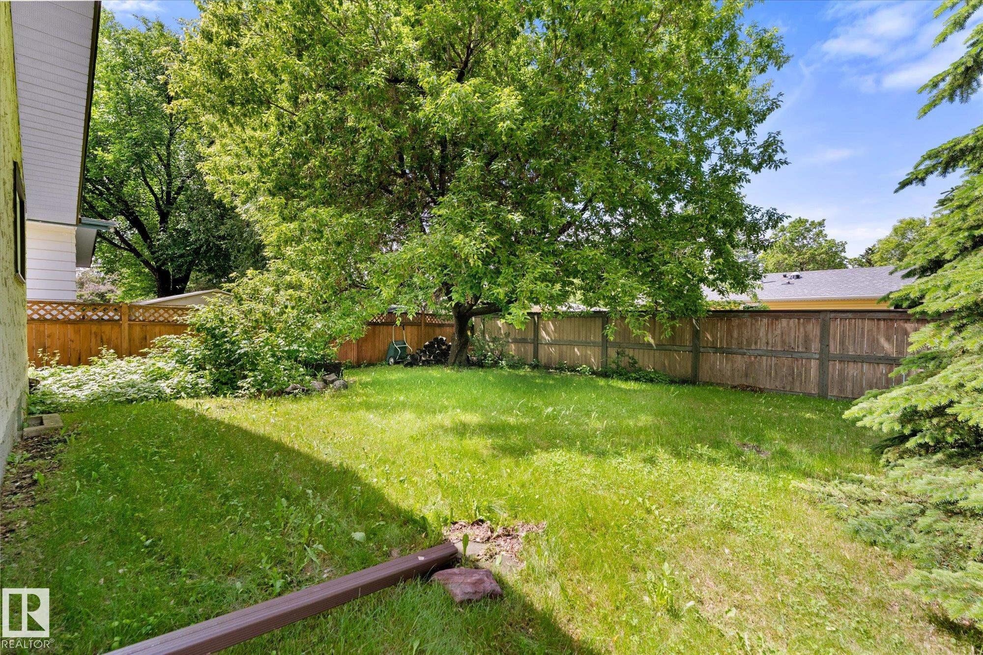 44 Arlington Drive, St. Albert, AB - Outdoor With Backyard