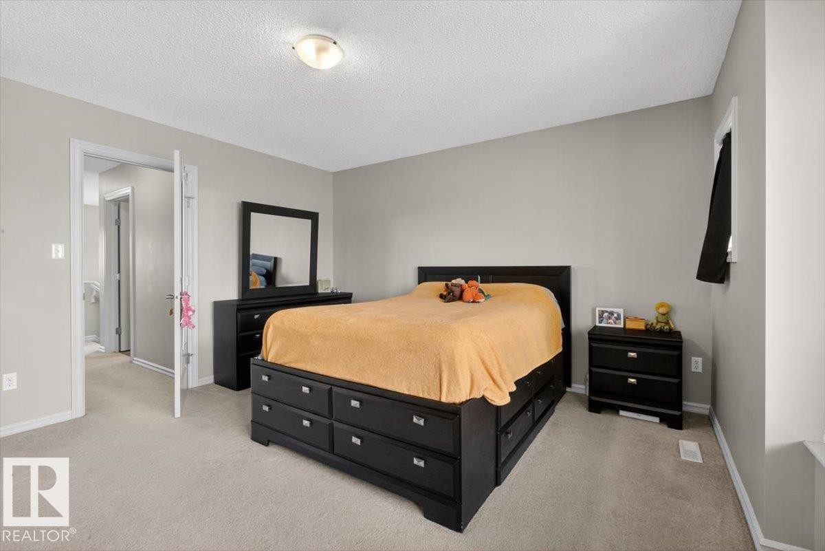 1107 35 Avenue, Edmonton, AB - Indoor Photo Showing Bedroom