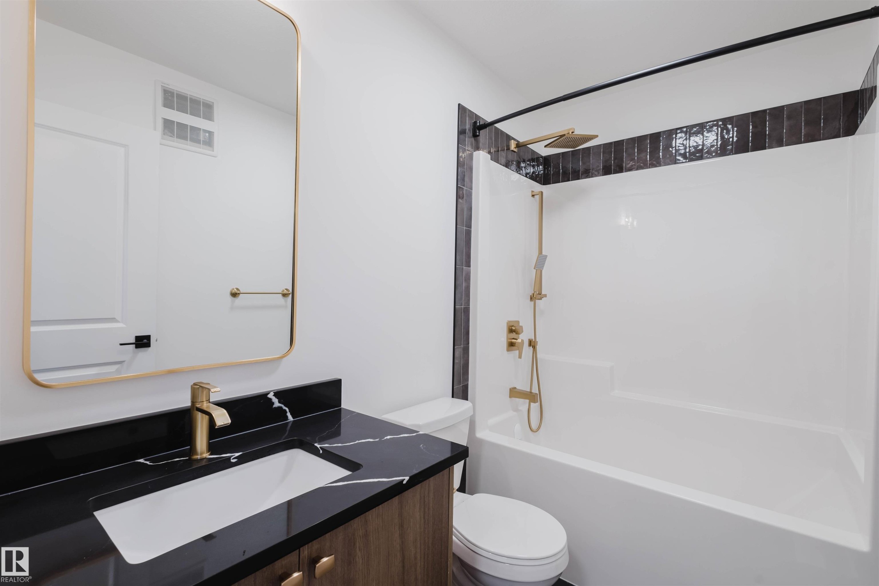 8298 Kiriak Loop, Edmonton, AB
