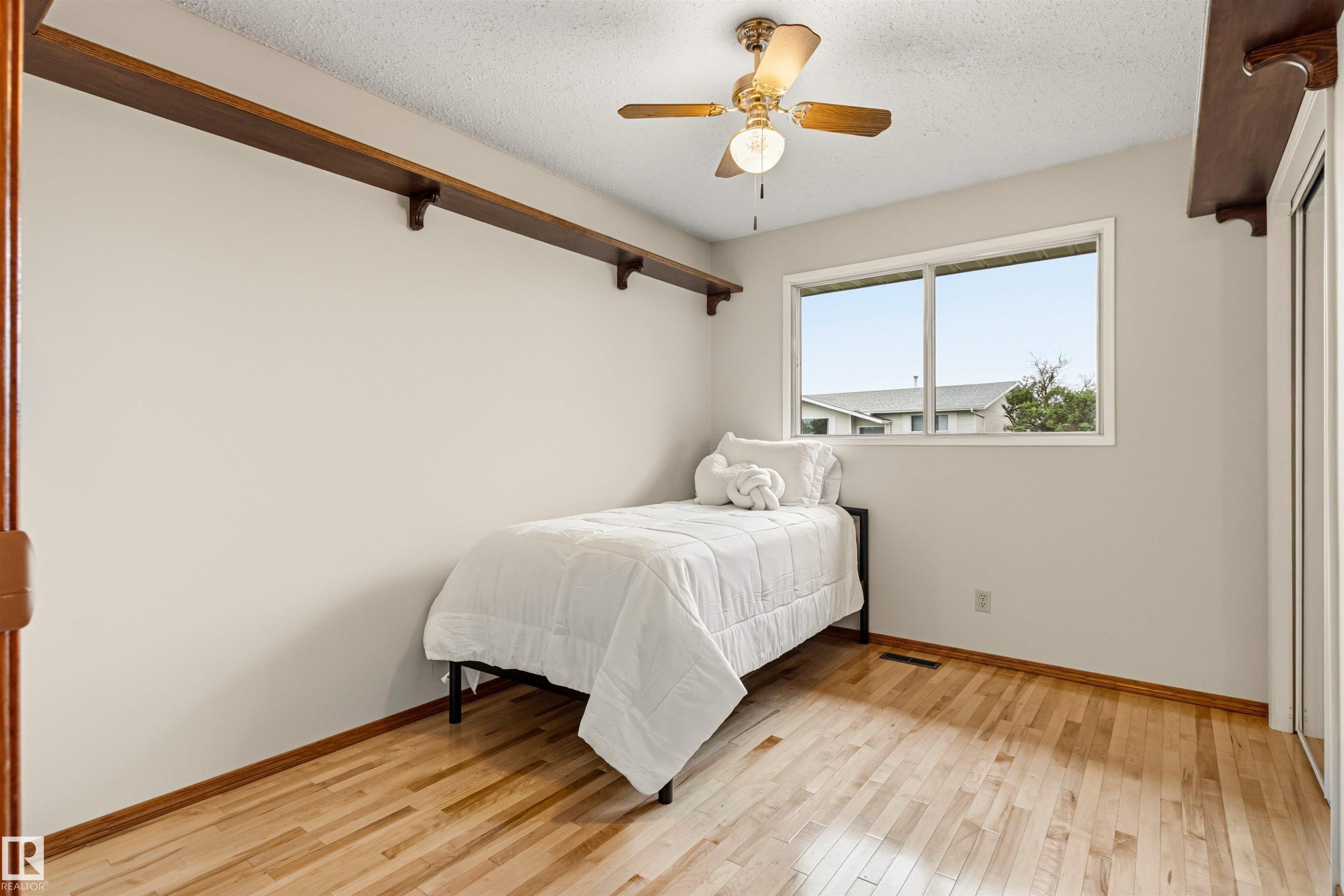 11014 163A Avenue, Edmonton, AB