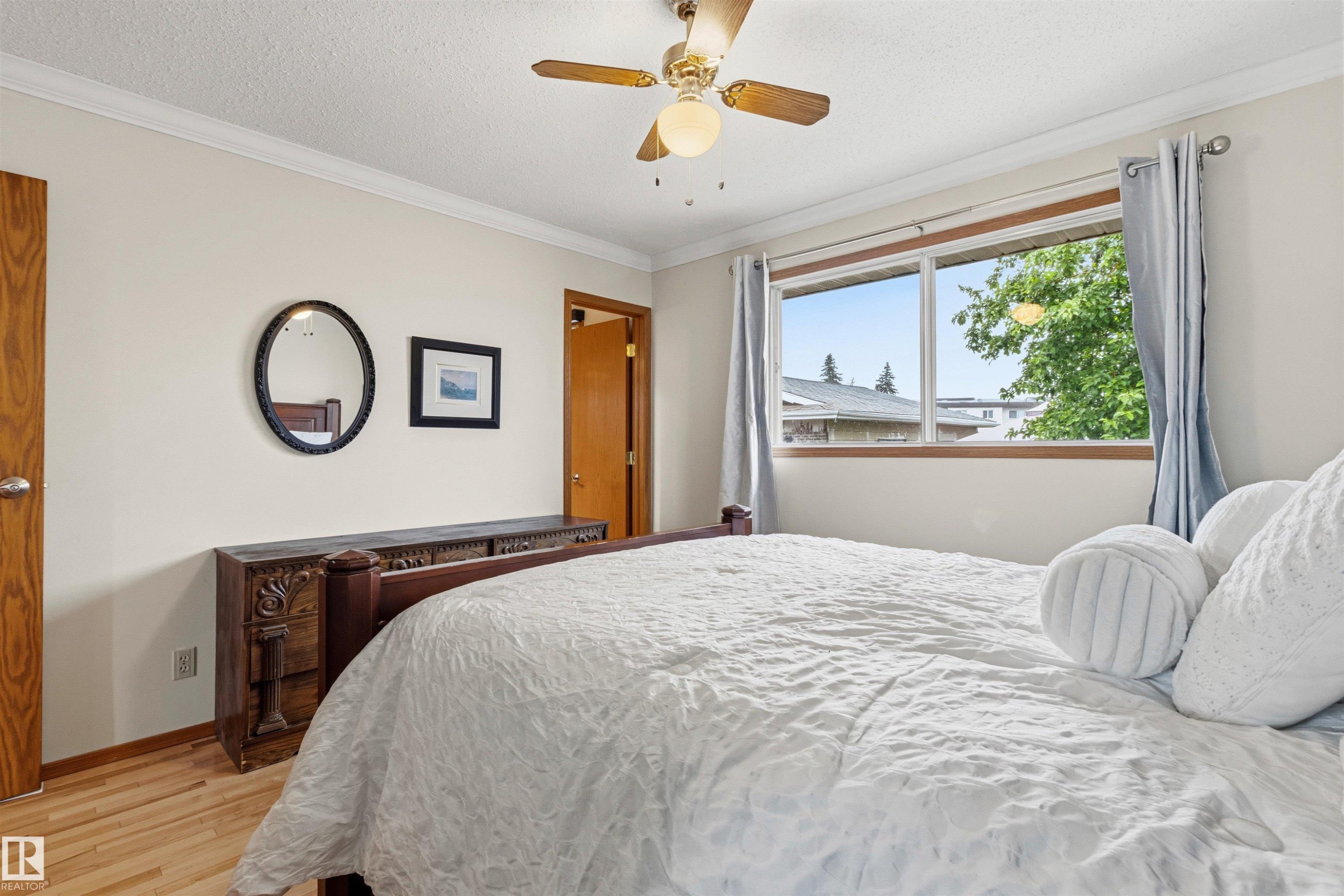 11014 163A Avenue, Edmonton, AB