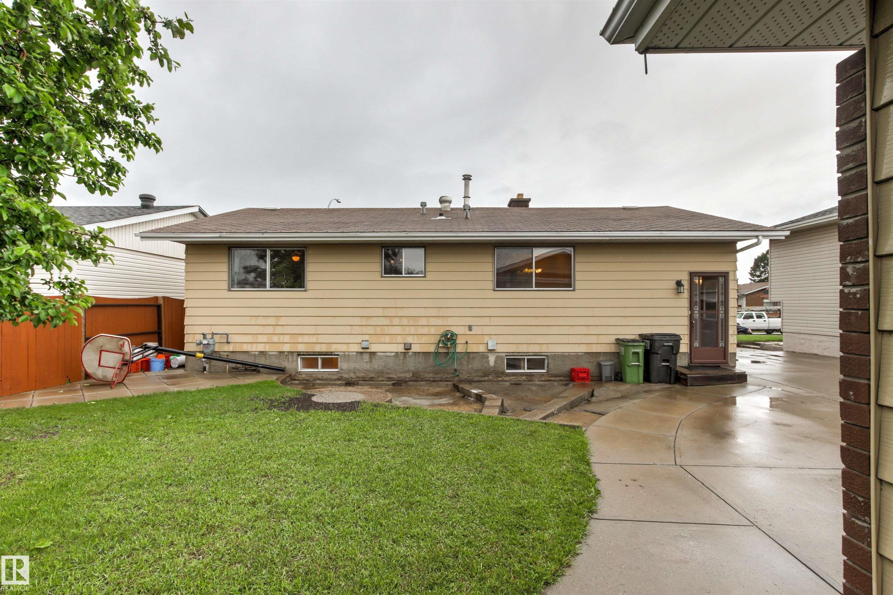 11014 163A Avenue, Edmonton, AB