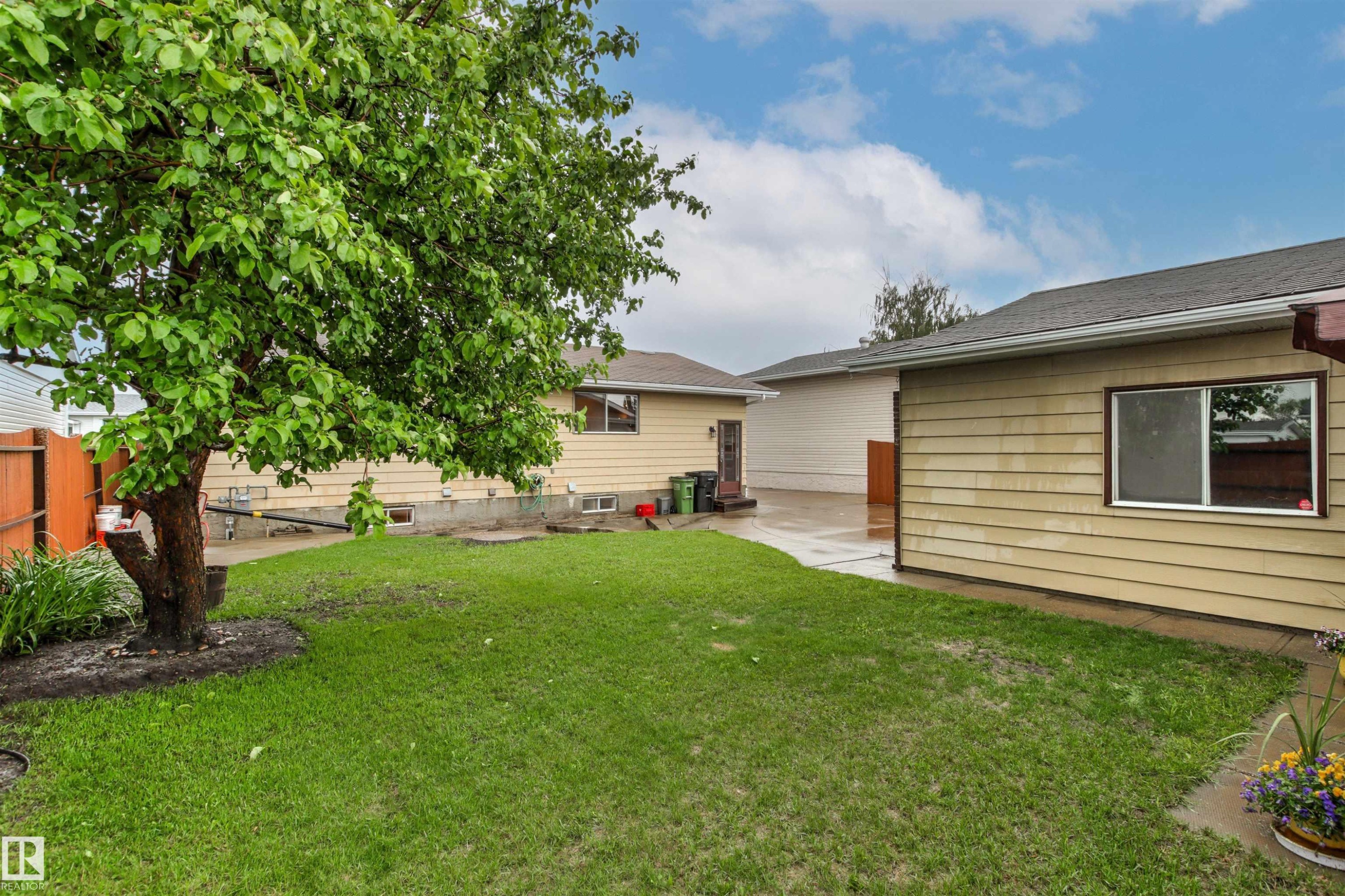 11014 163A Avenue, Edmonton, AB