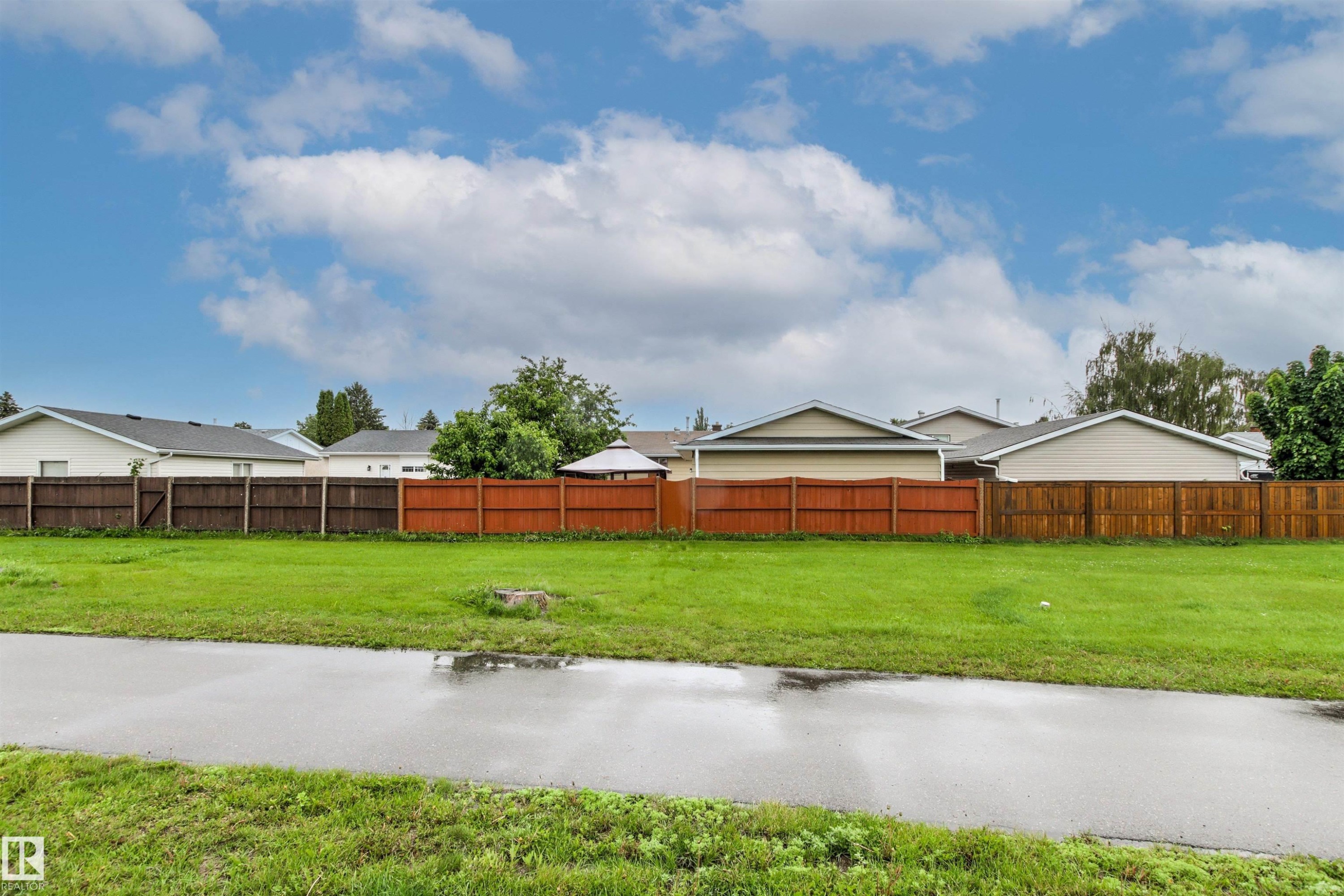 11014 163A Avenue, Edmonton, AB