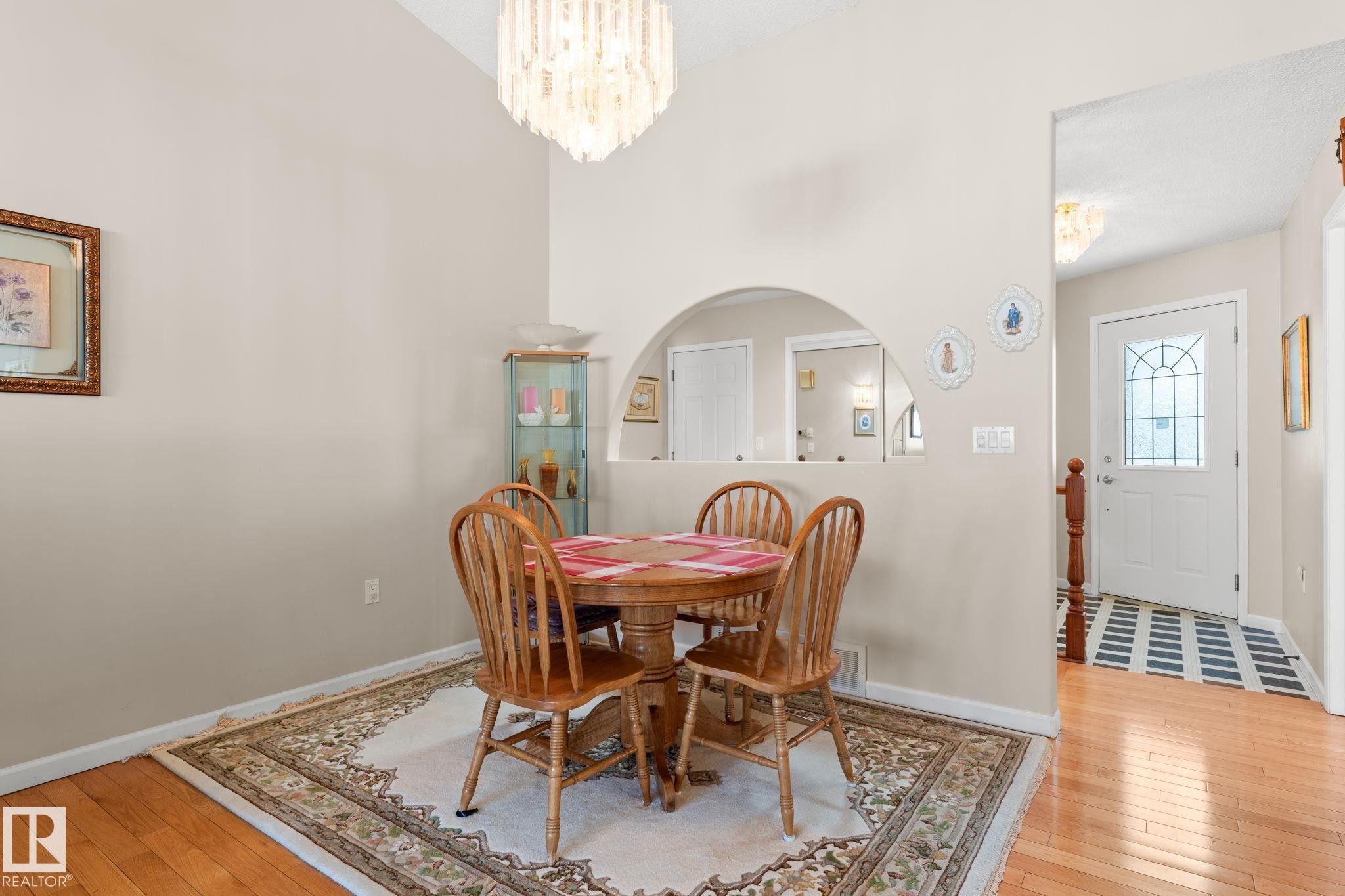 13308 155 Avenue Nw, Edmonton, AB - Indoor Photo Showing Dining Room