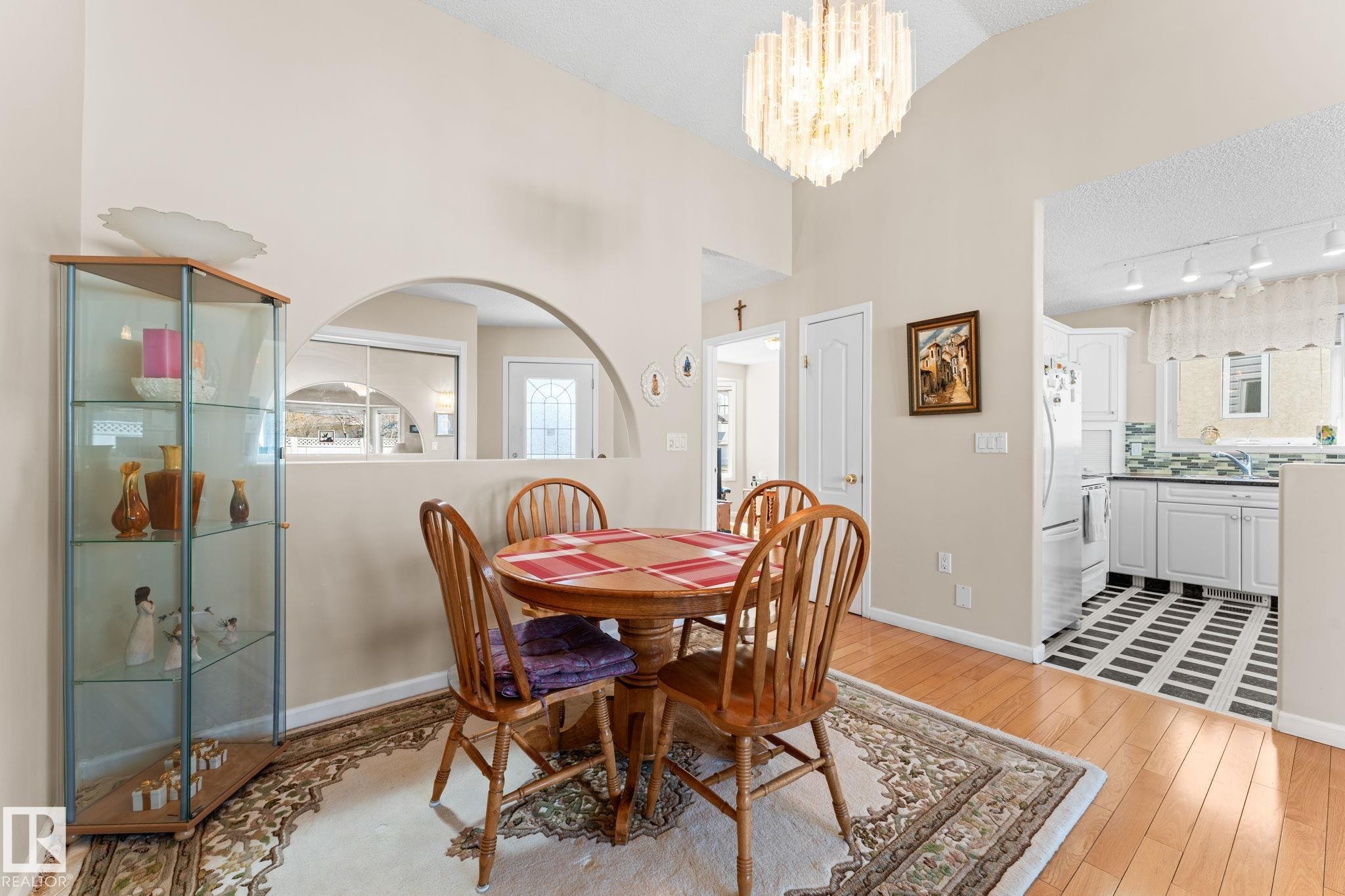 13308 155 Avenue Nw, Edmonton, AB - Indoor Photo Showing Dining Room