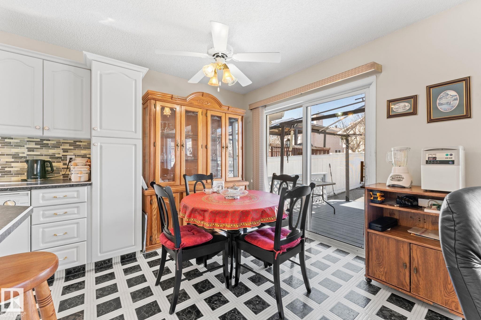 13308 155 Avenue Nw, Edmonton, AB - Indoor Photo Showing Dining Room