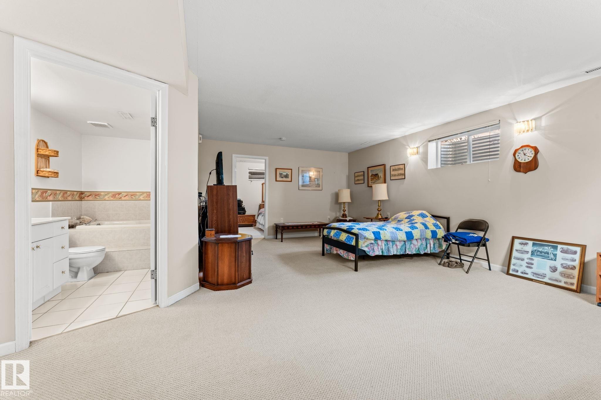 13308 155 Avenue Nw, Edmonton, AB - Indoor