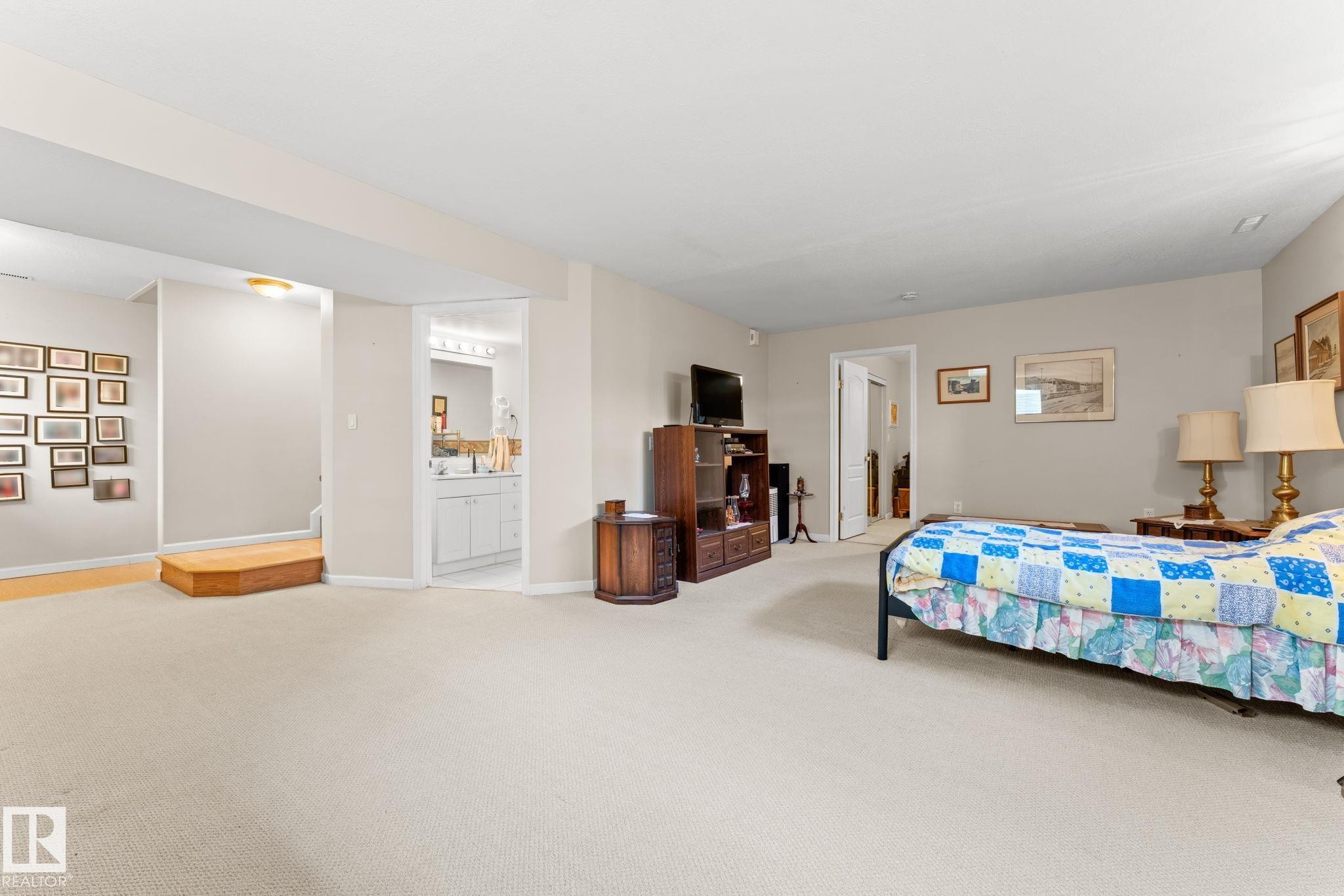 13308 155 Avenue Nw, Edmonton, AB - Indoor Photo Showing Bedroom