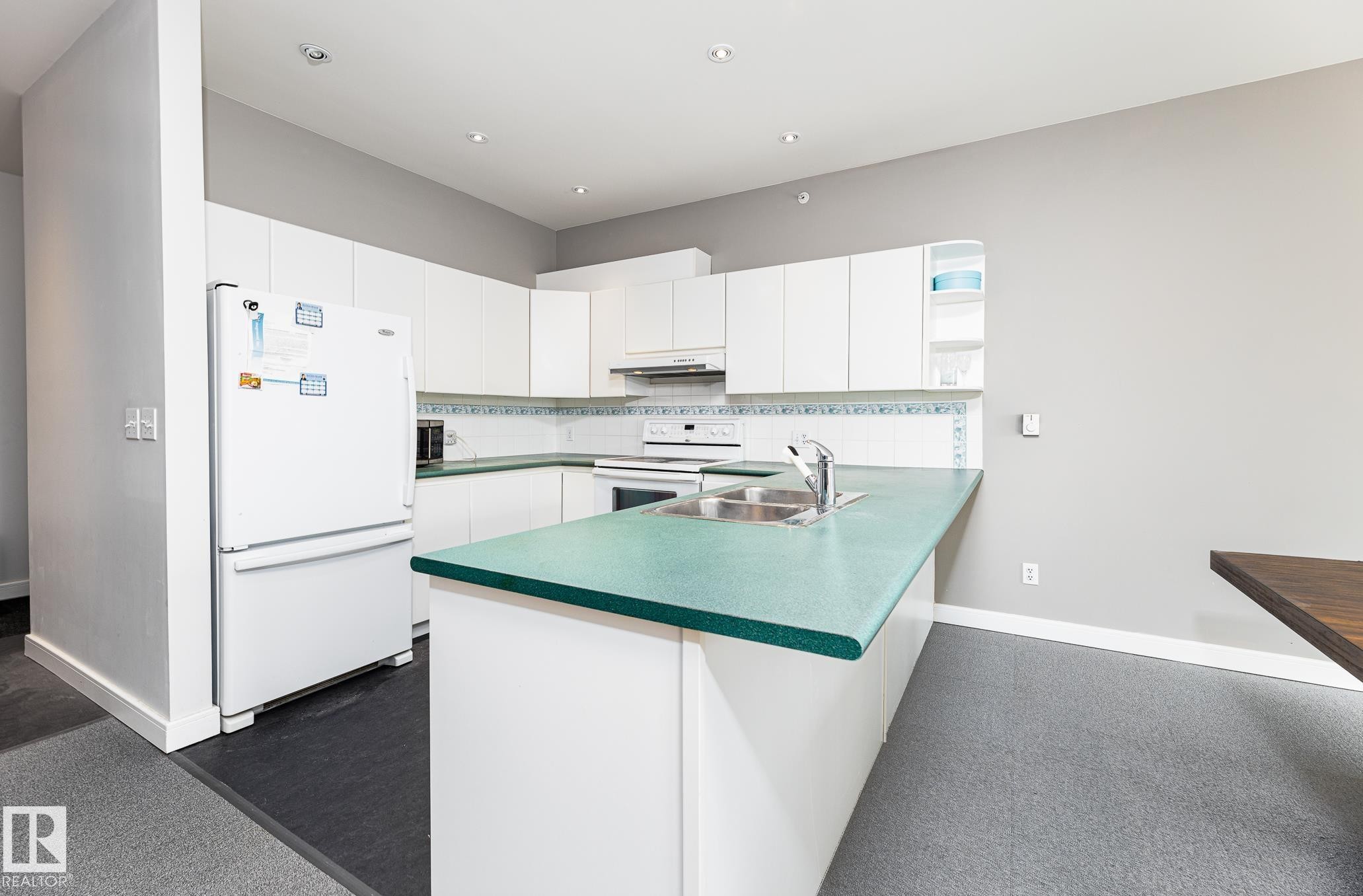 403 11415 100 Avenue, Edmonton, AB