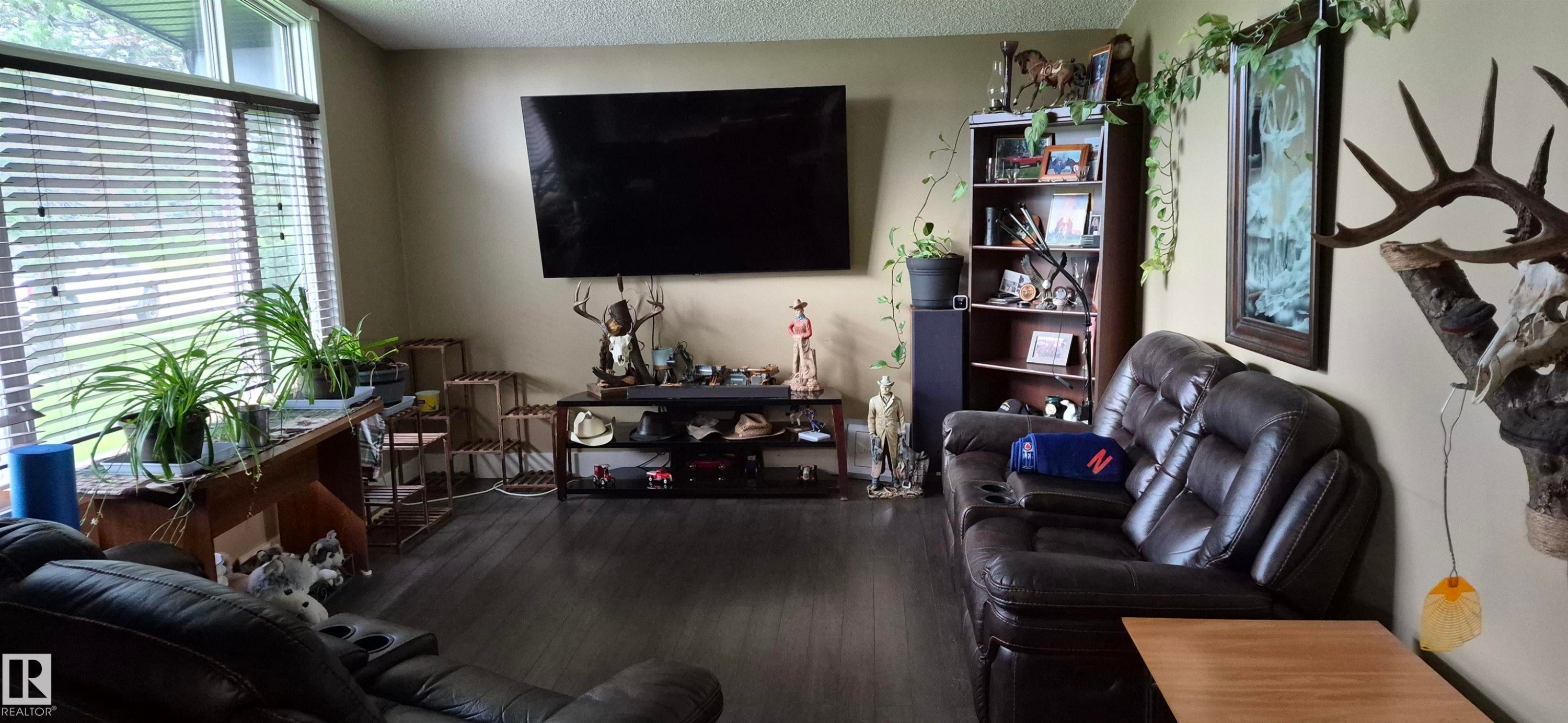 Living room - 10523 105 Street, Westlock, AB