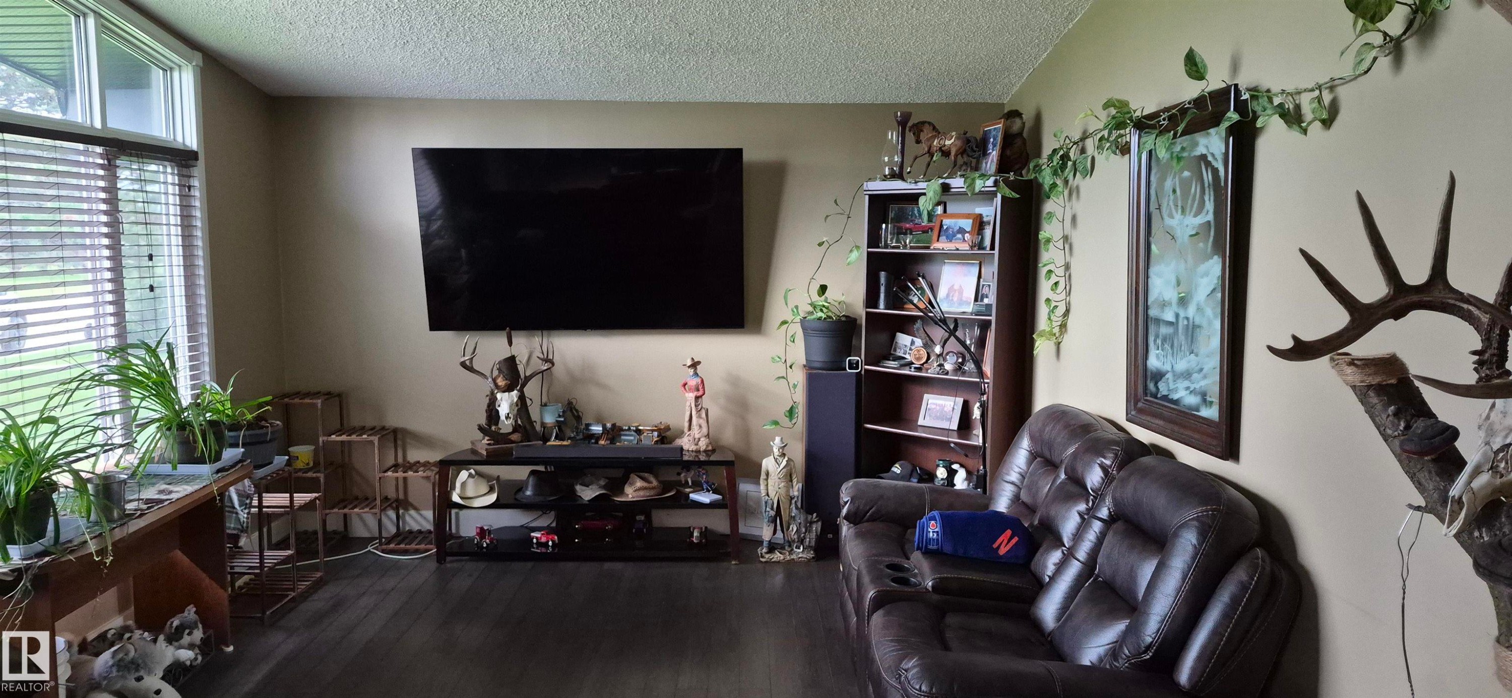 Living room - 10523 105 Street, Westlock, AB