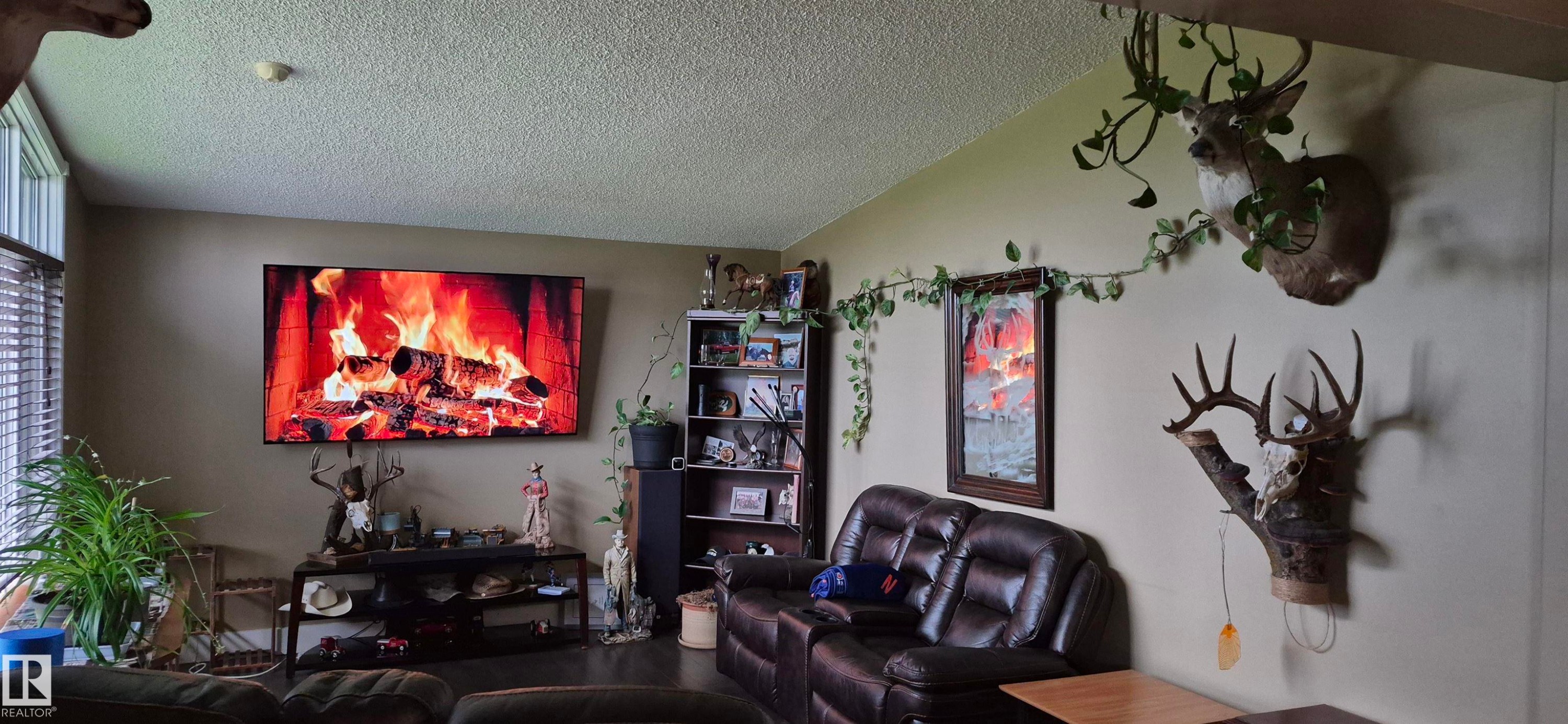Living room - 10523 105 Street, Westlock, AB