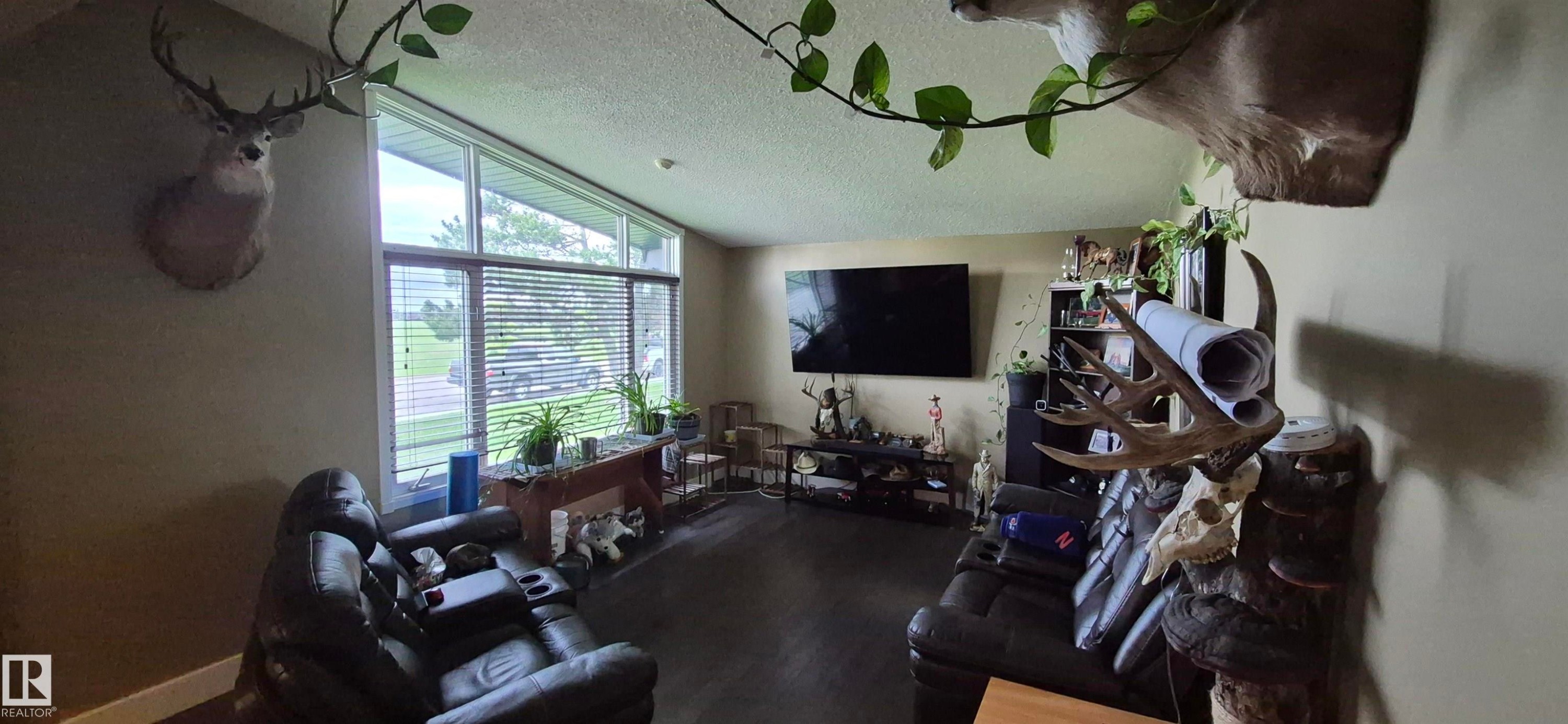 Living room - 10523 105 Street, Westlock, AB