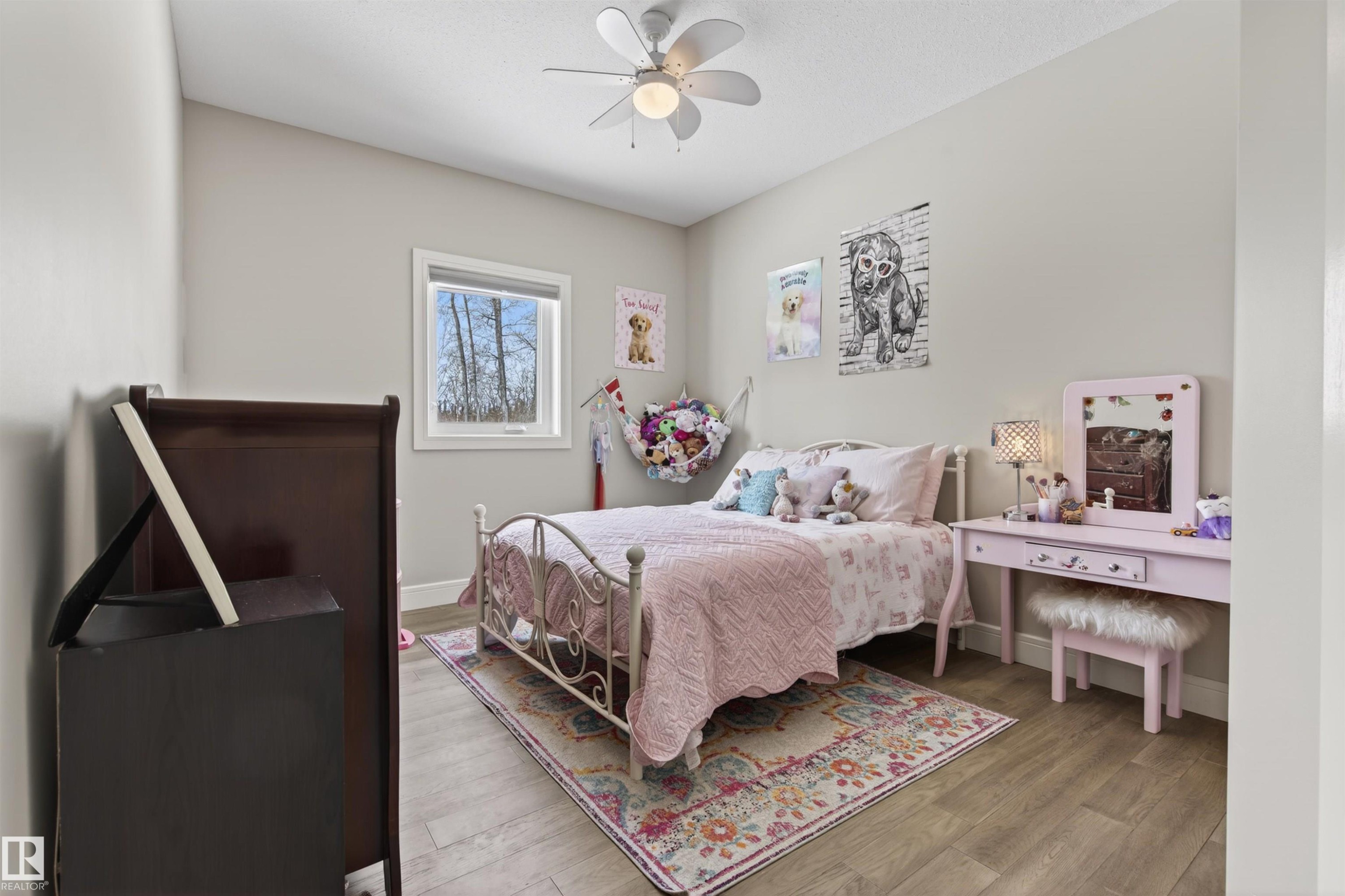 1609 Horseshoe Bay, Cold Lake, AB - Indoor Photo Showing Bedroom