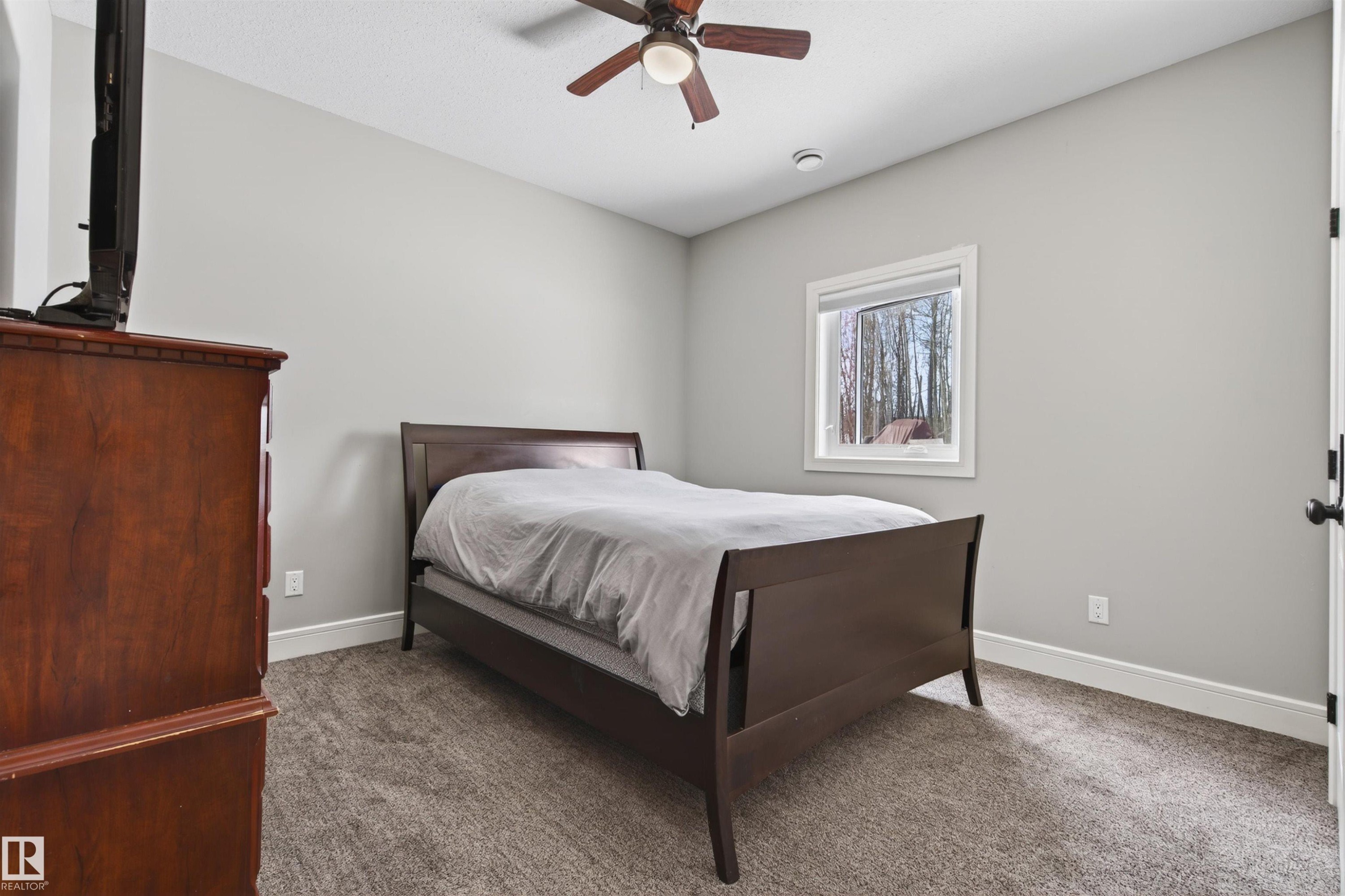 1609 Horseshoe Bay, Cold Lake, AB - Indoor Photo Showing Bedroom