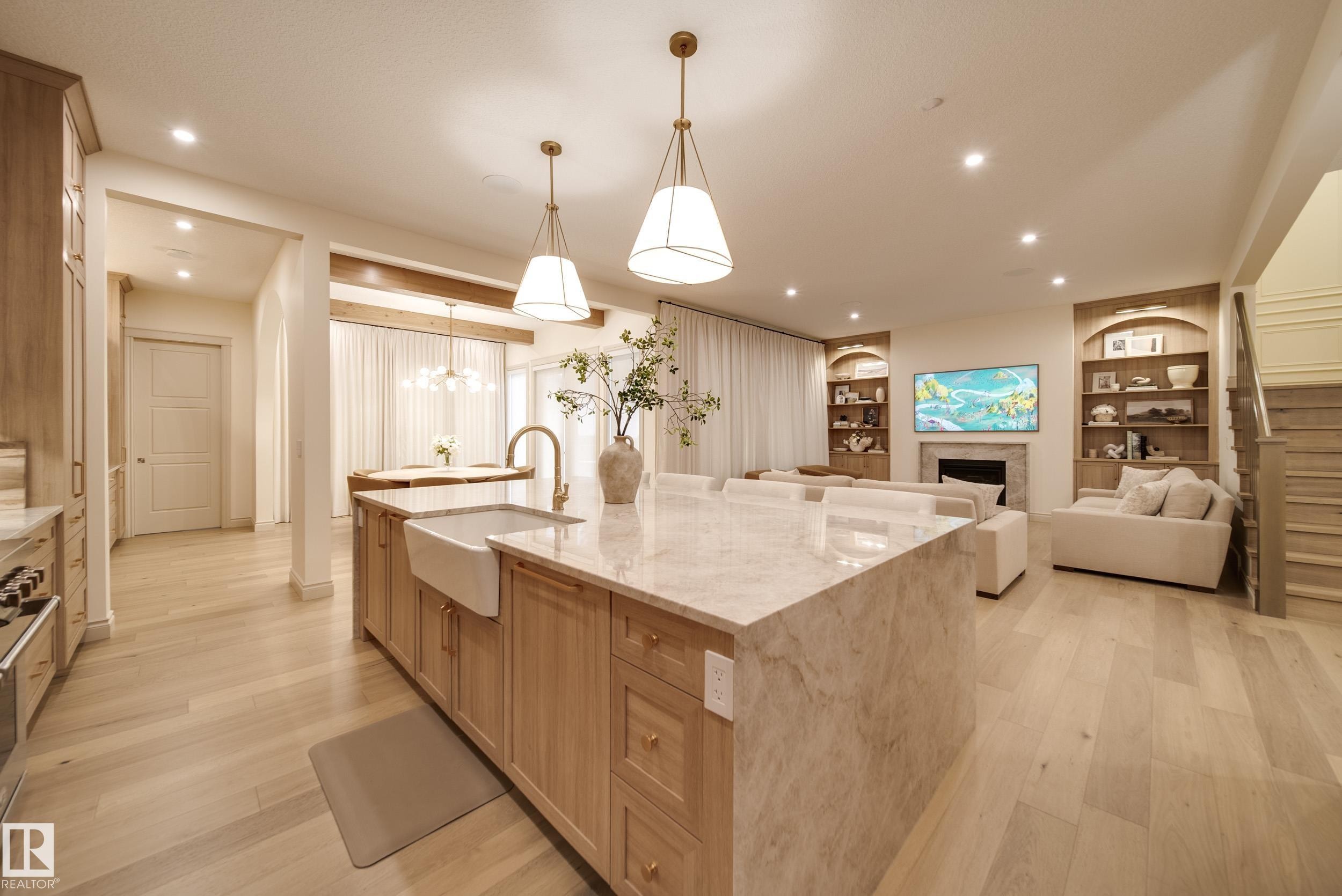 7308 Ada Boulevard, Edmonton, AB