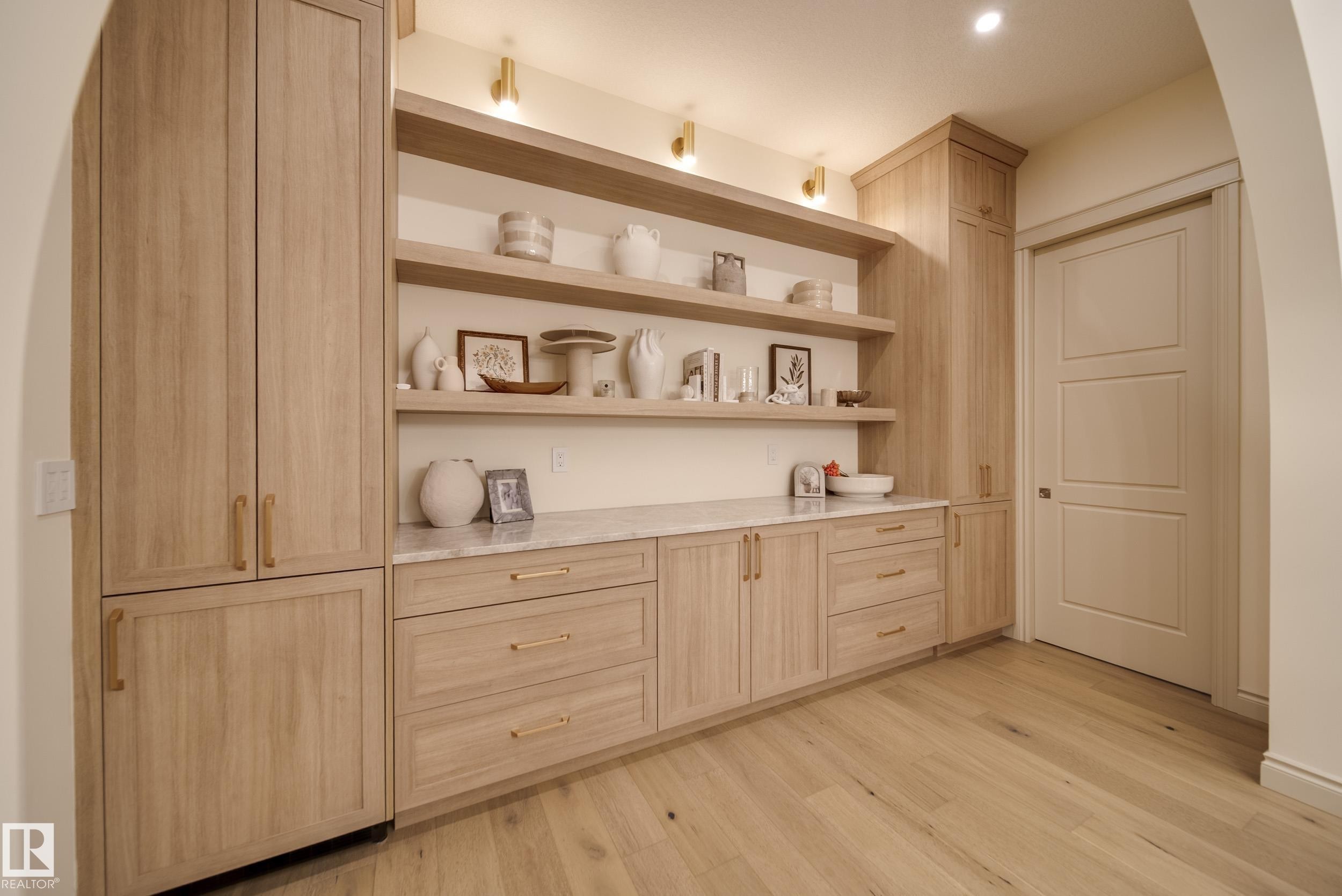 7308 Ada Boulevard, Edmonton, AB