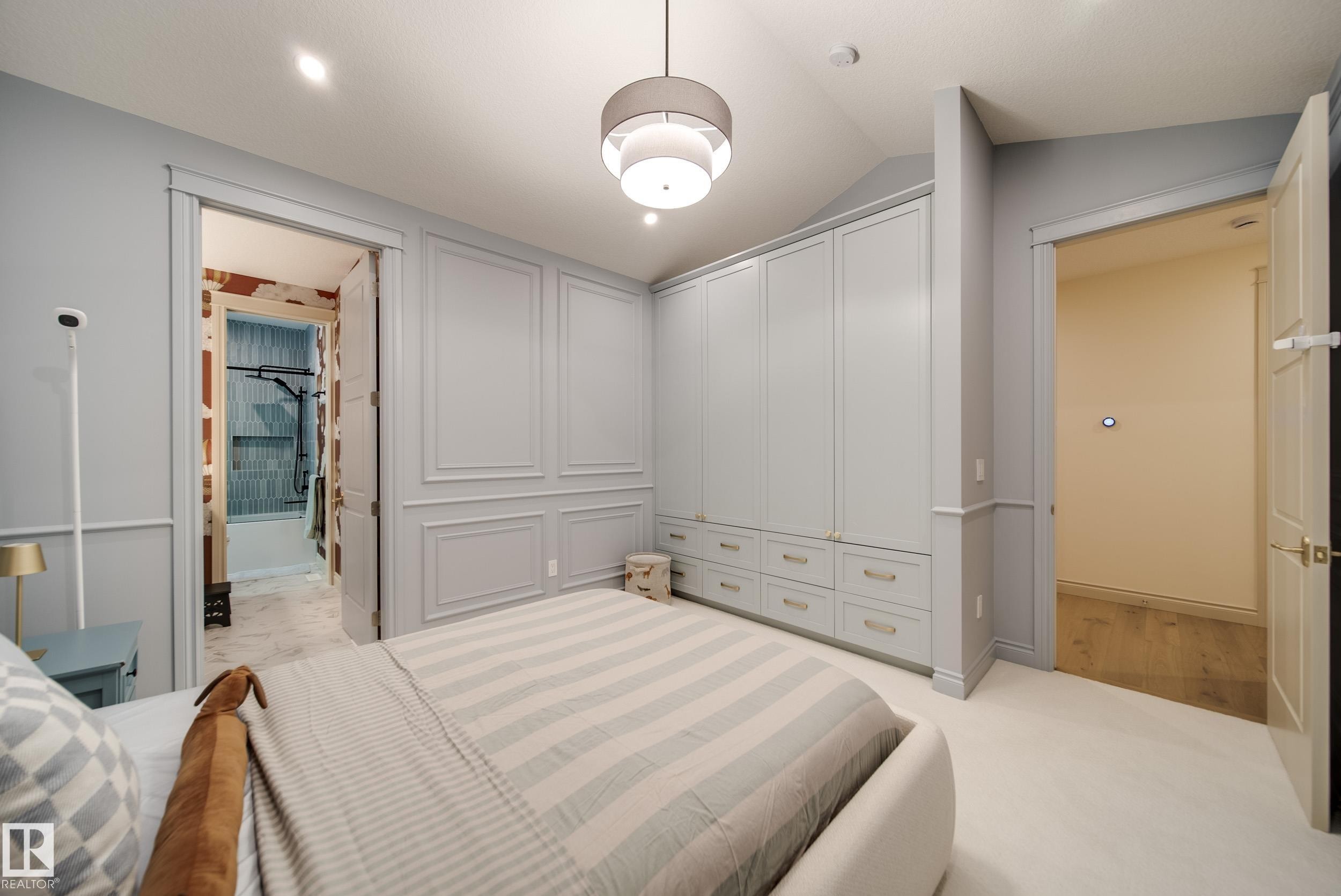 7308 Ada Boulevard, Edmonton, AB