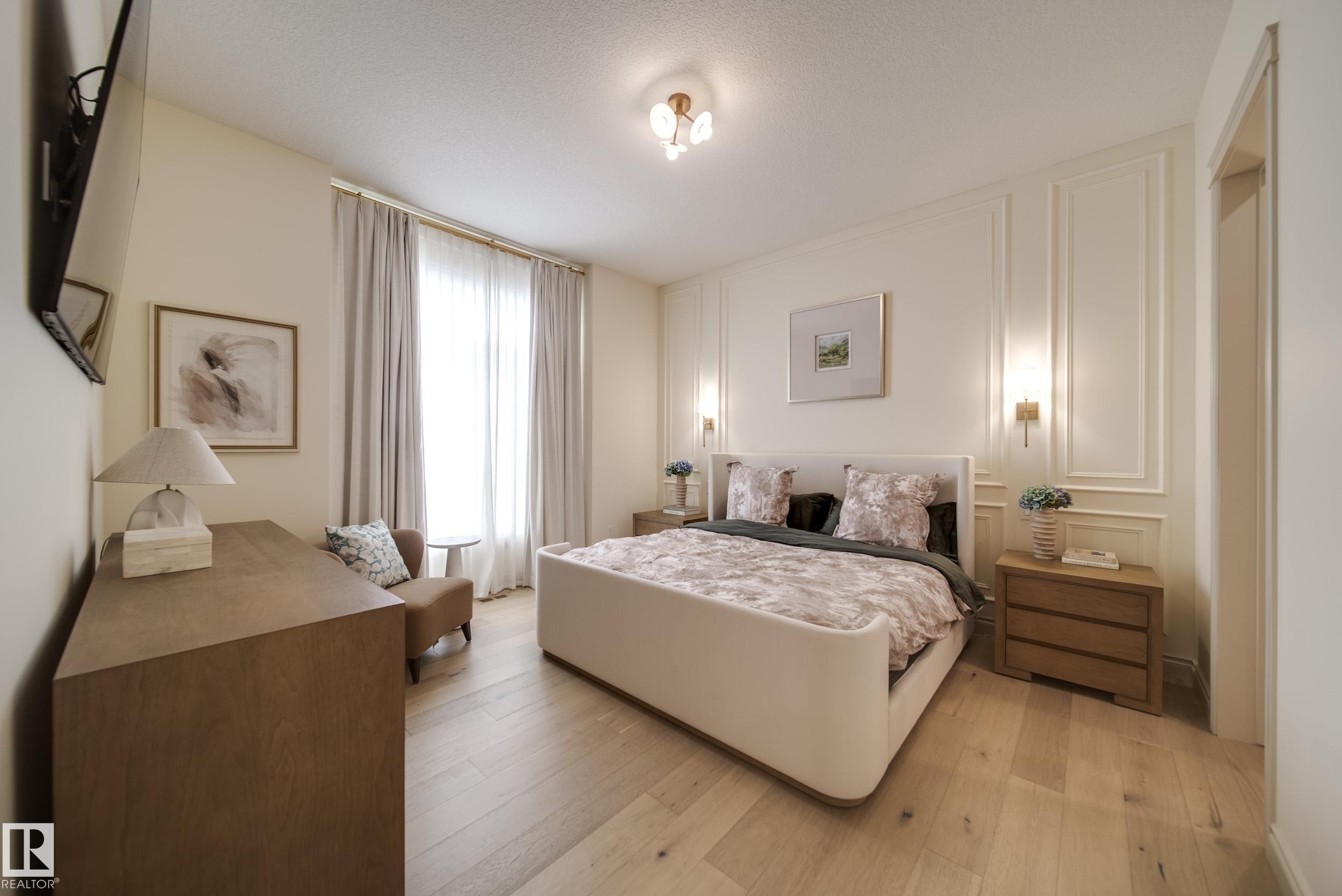 7308 Ada Boulevard, Edmonton, AB
