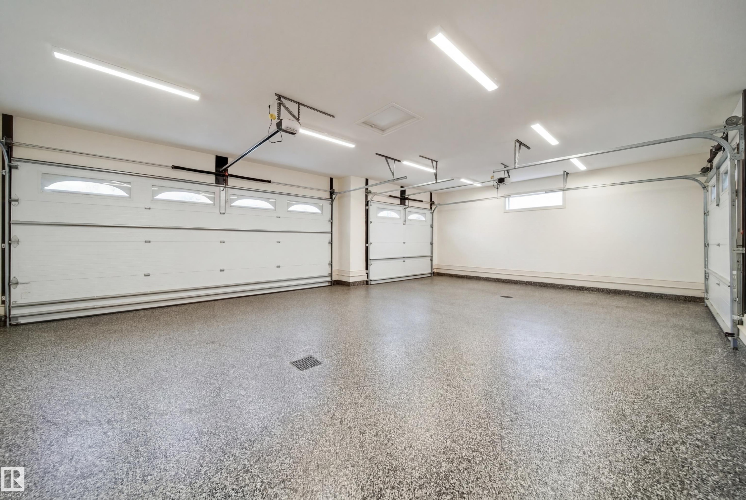 7308 Ada Boulevard, Edmonton, AB
