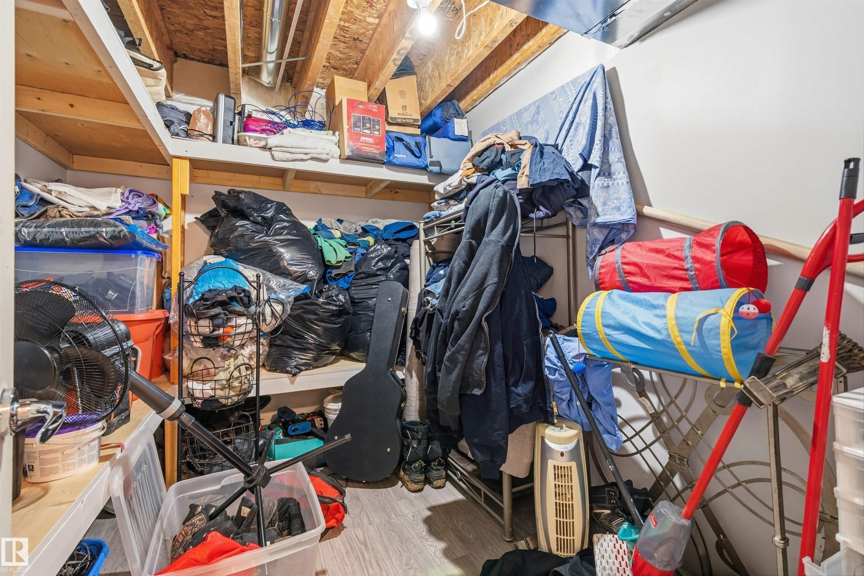 Image quality insufficient for description - 21207 90Ave, Edmonton, AB
