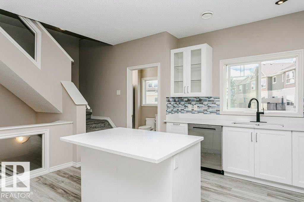 101 3010 33 Avenue, Edmonton, AB