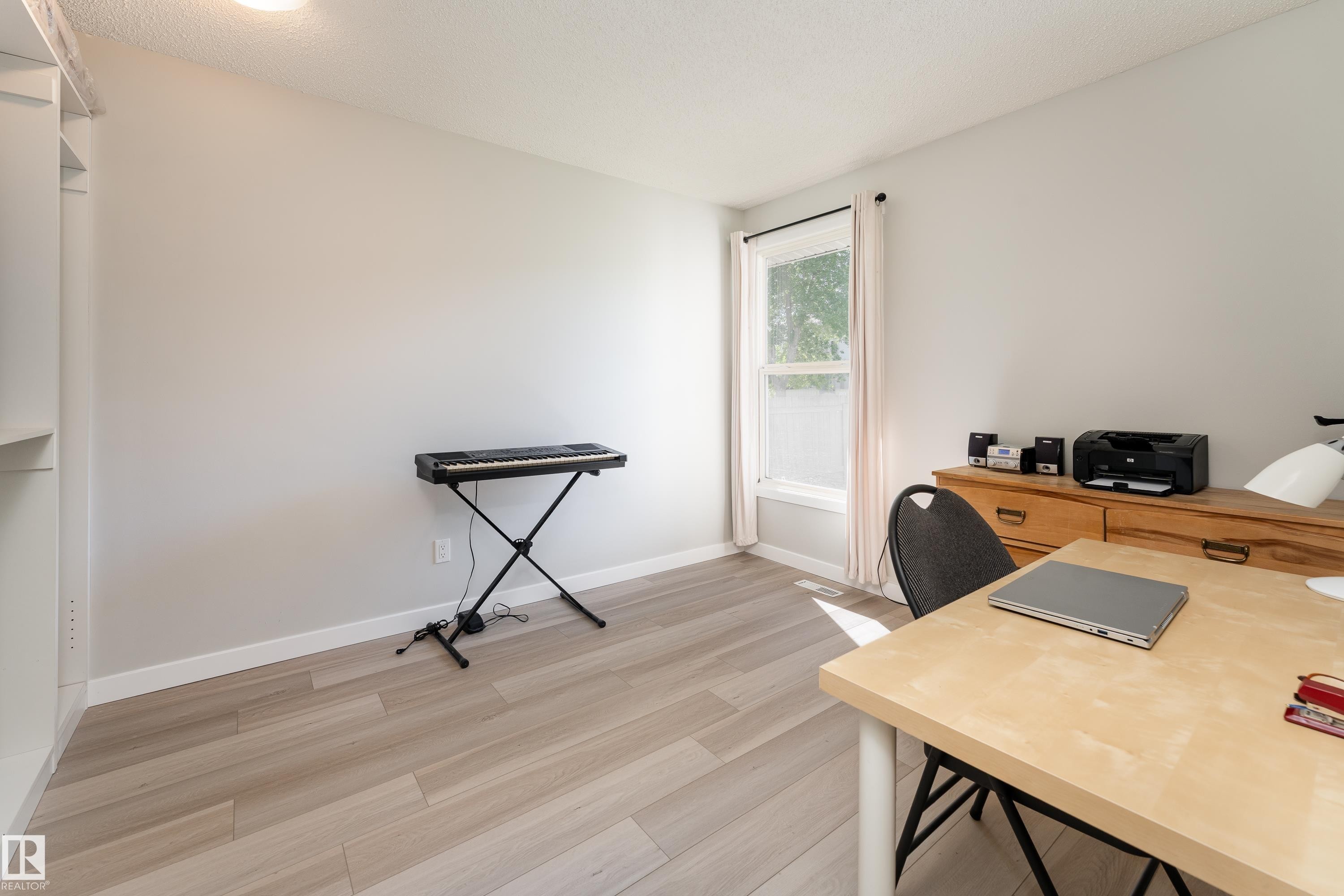 1164 Knottwood Road E, Edmonton, AB