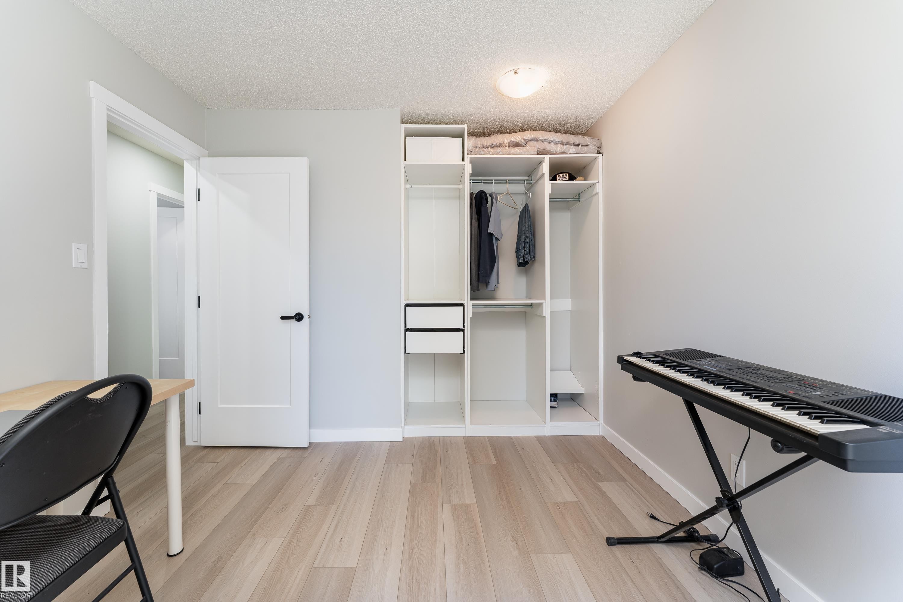 1164 Knottwood Road E, Edmonton, AB