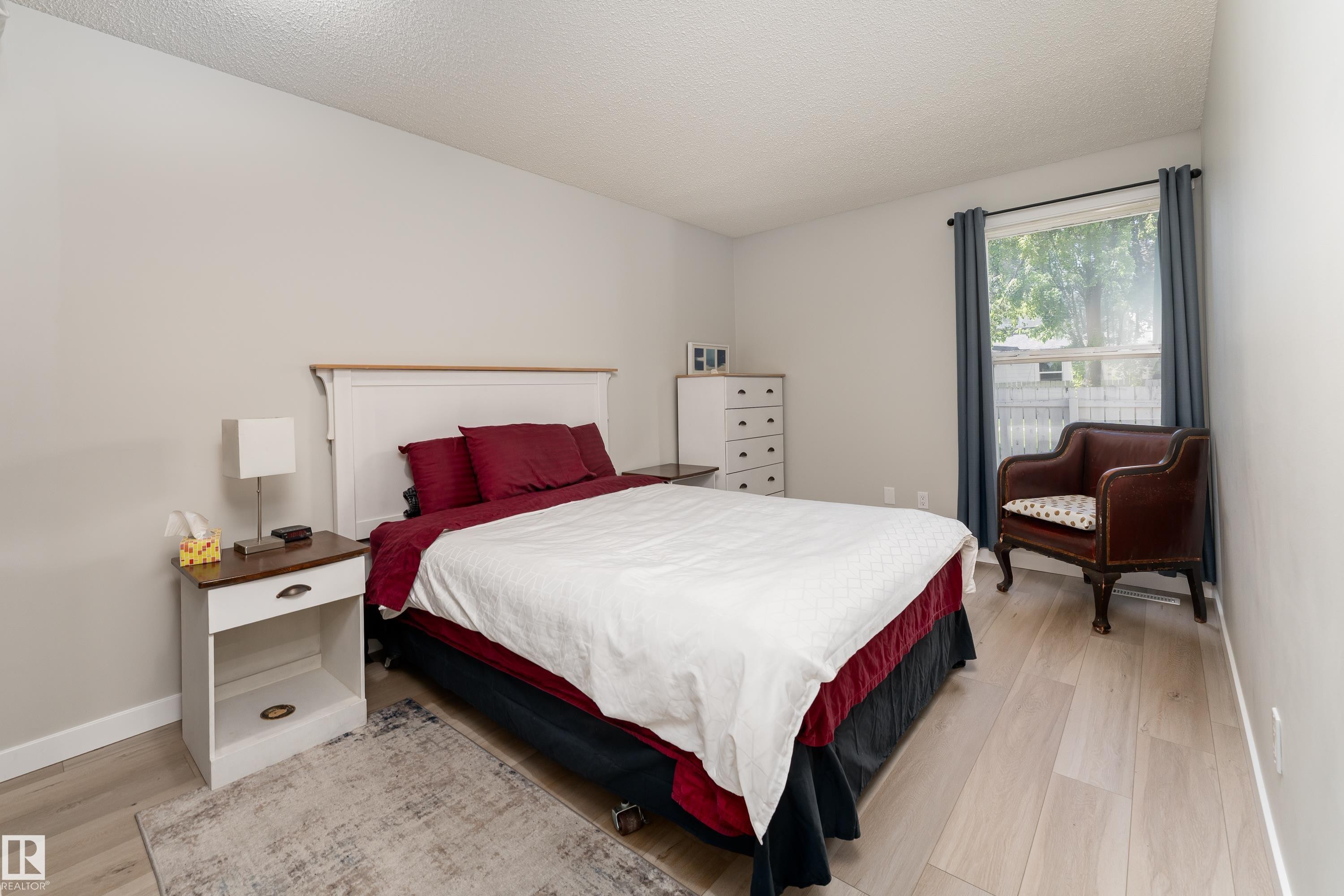 1164 Knottwood Road E, Edmonton, AB