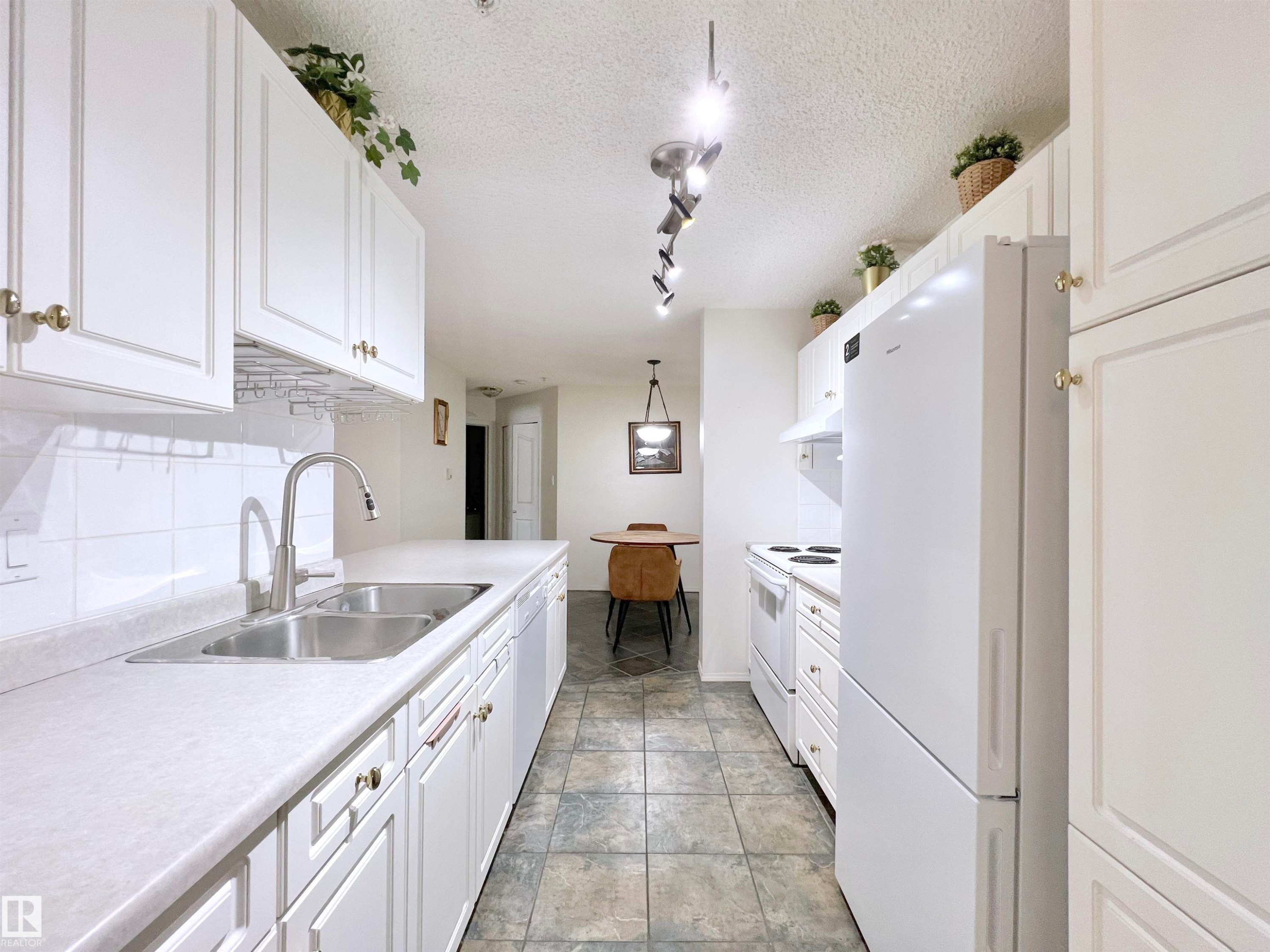 110 10511 42 Avenue, Edmonton, AB