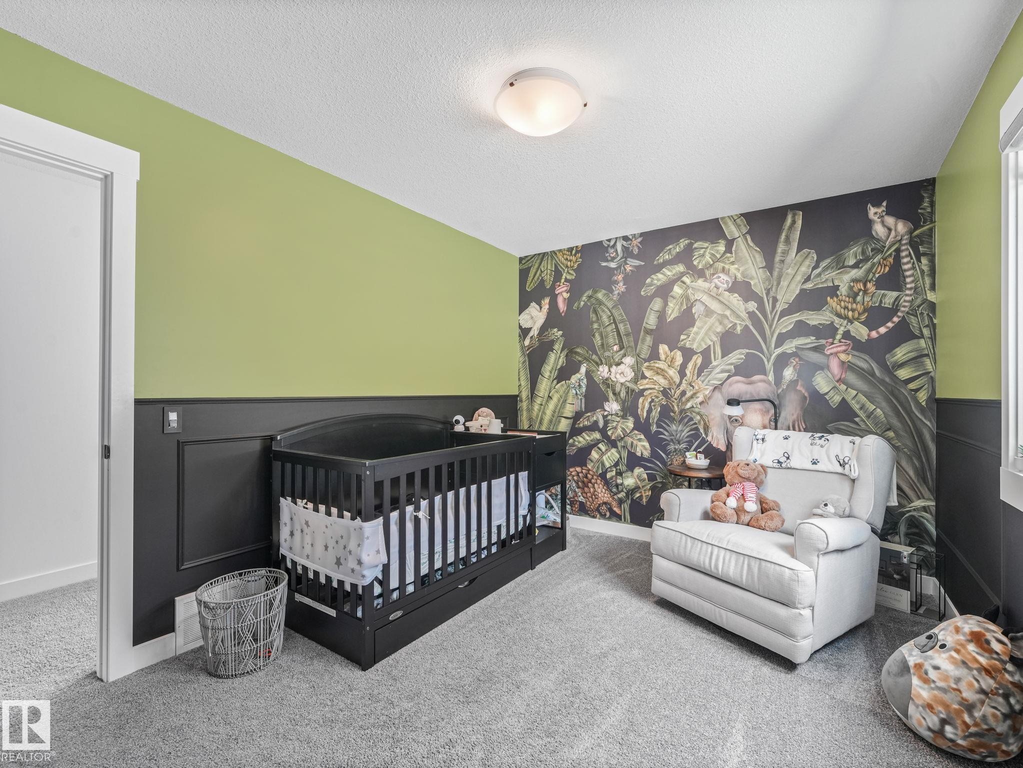 7151 Edgemont Way Nw, Edmonton, AB - Indoor Photo Showing Bedroom