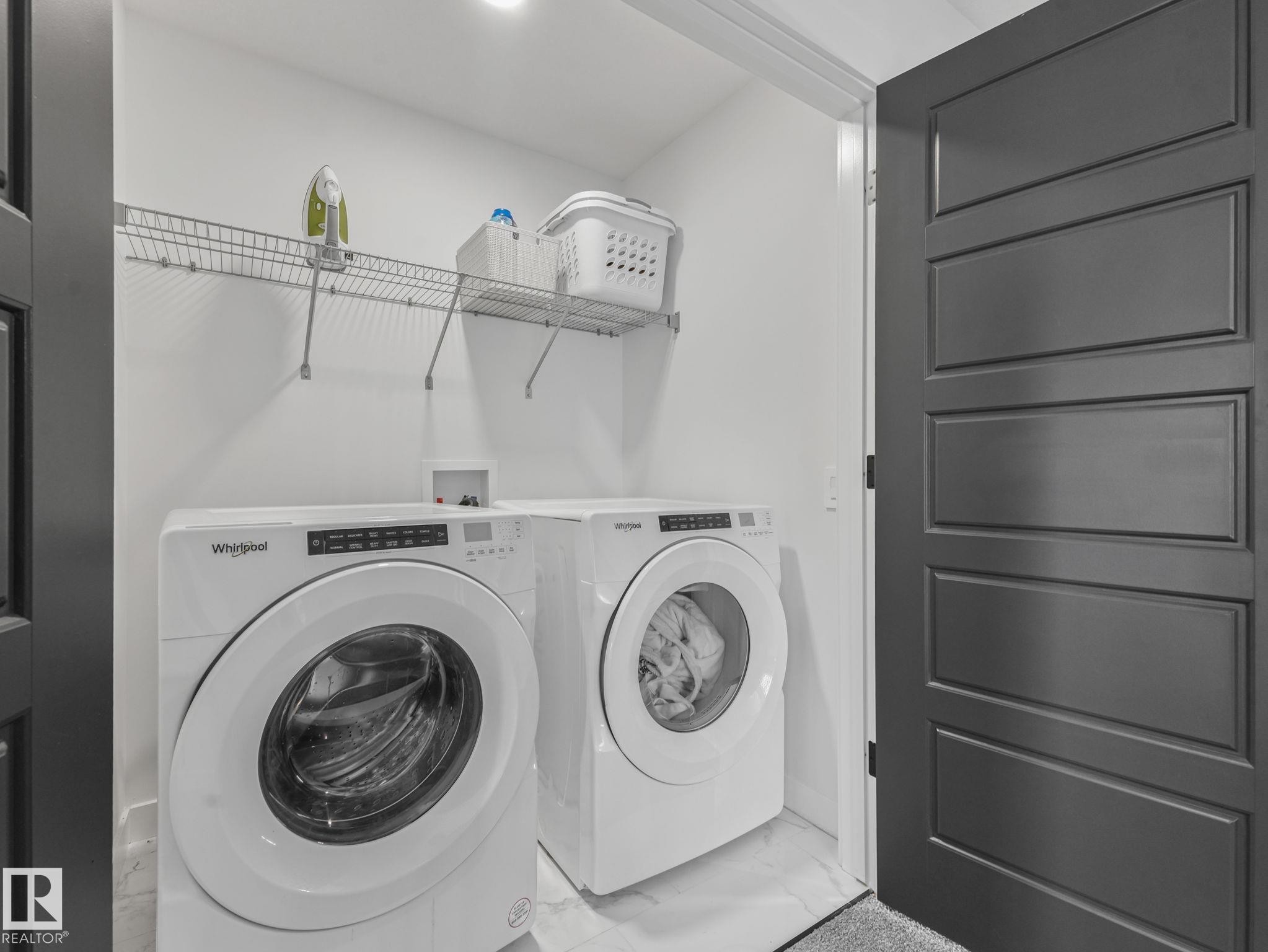 7151 Edgemont Way Nw, Edmonton, AB - Indoor Photo Showing Laundry Room