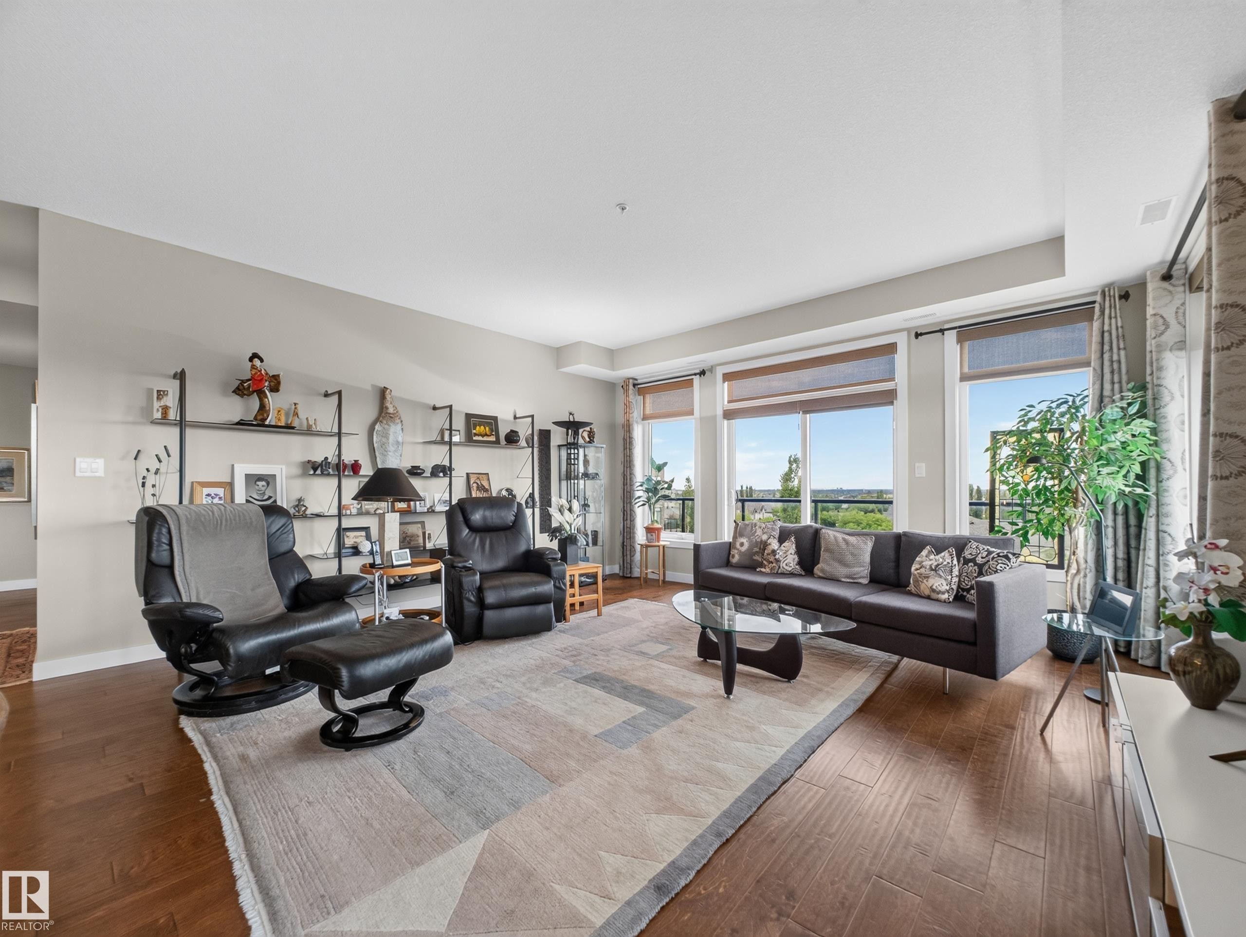 #412 625 Leger Wy Nw, Edmonton, AB - Indoor Photo Showing Living Room