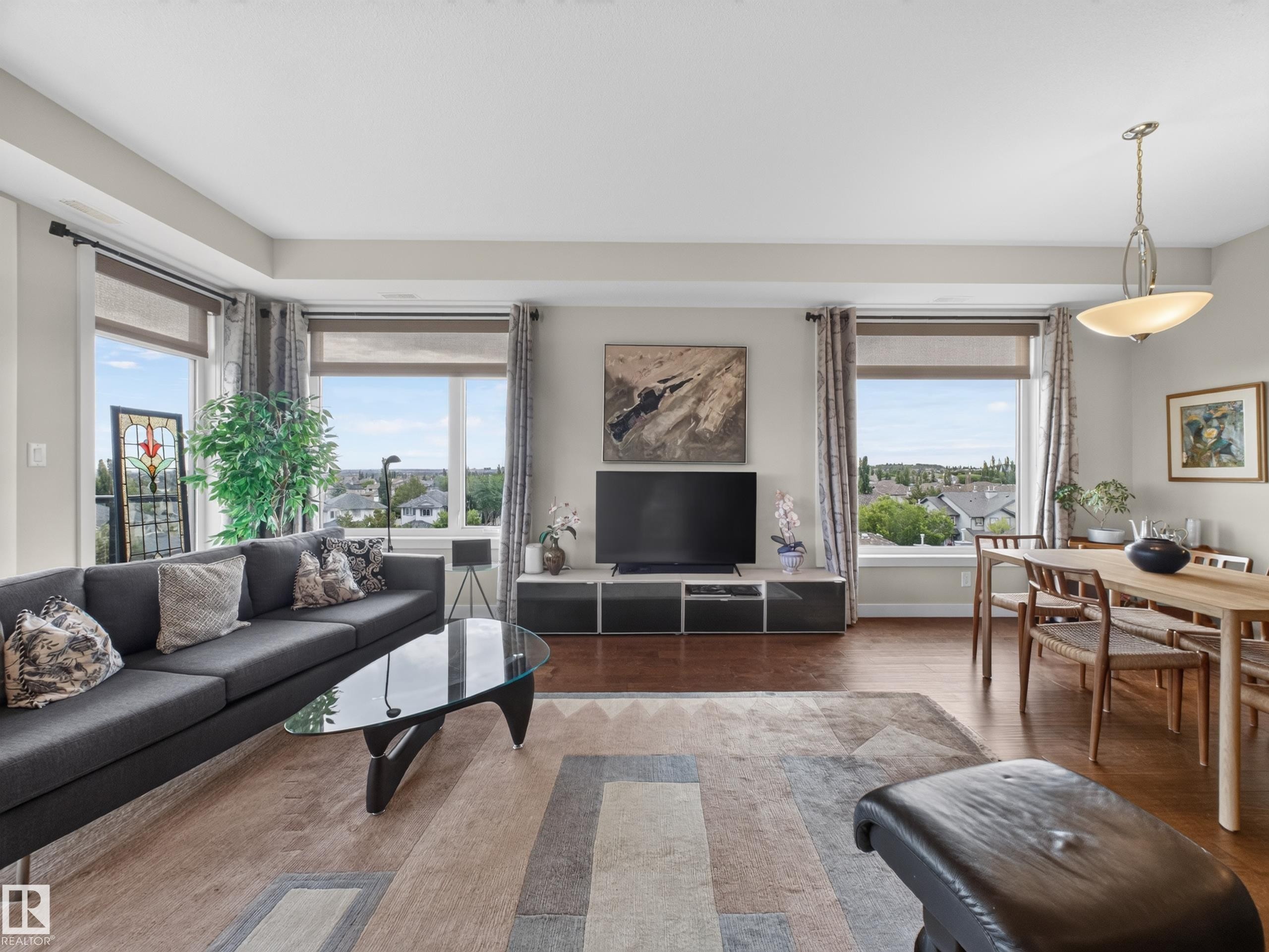 #412 625 Leger Wy Nw, Edmonton, AB - Indoor Photo Showing Living Room