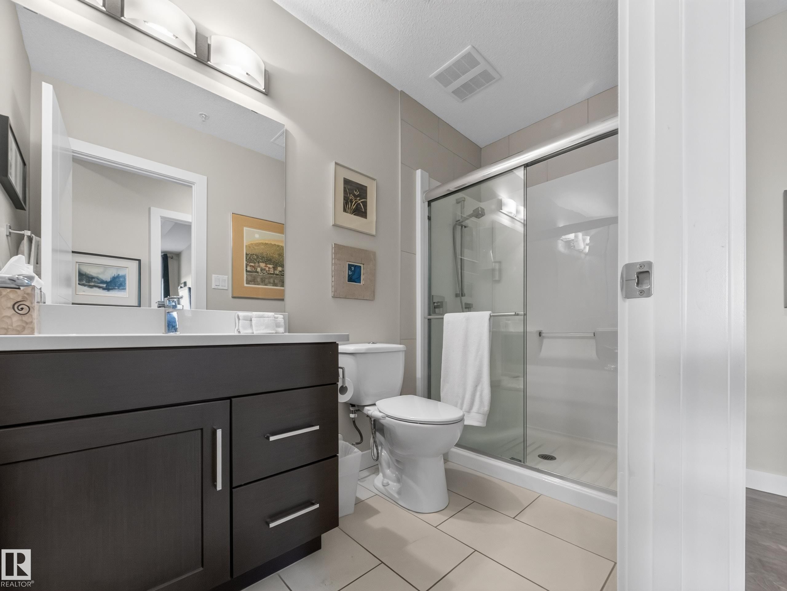 #412 625 Leger Wy Nw, Edmonton, AB - Indoor Photo Showing Bathroom