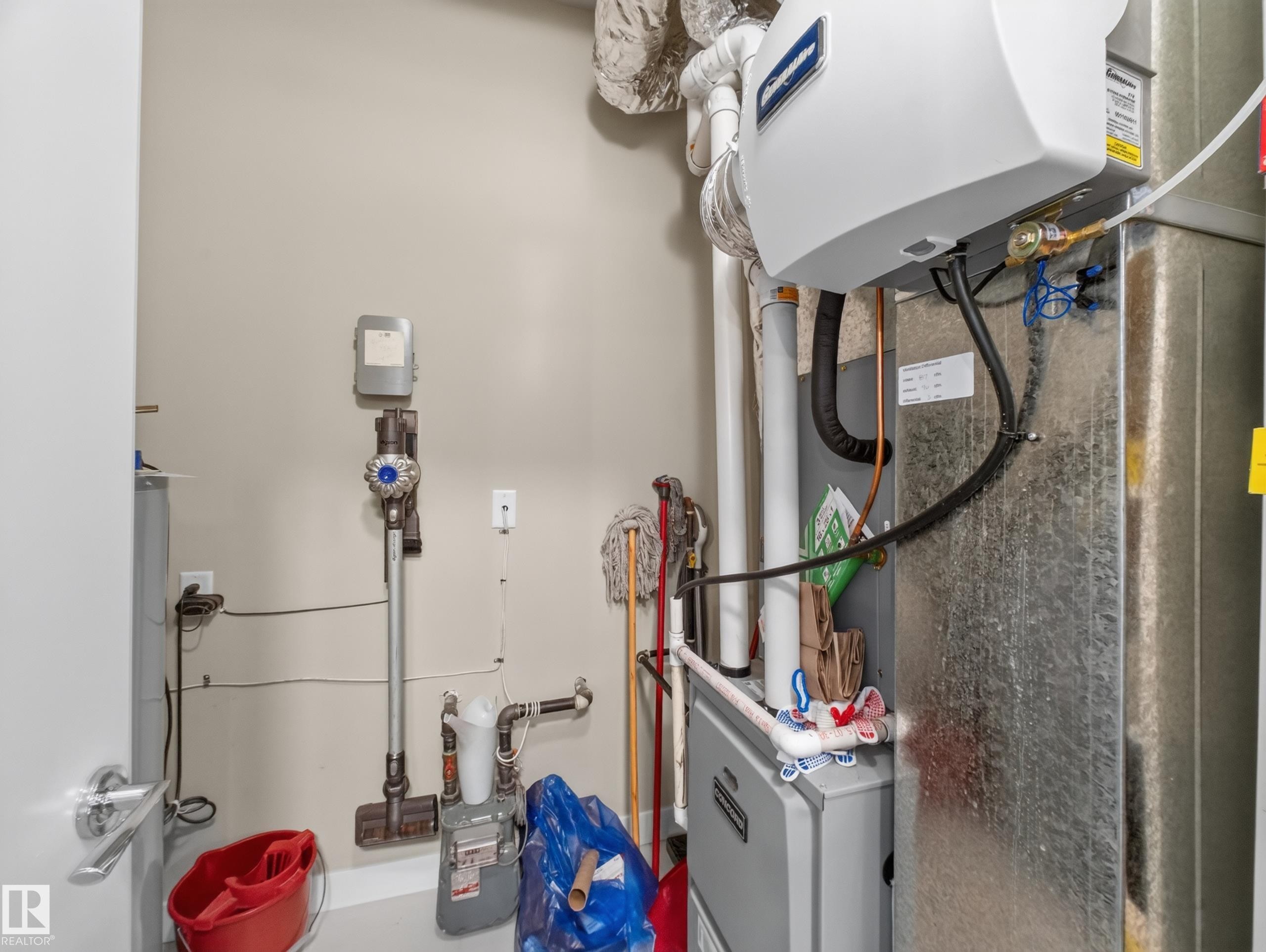 #412 625 Leger Wy Nw, Edmonton, AB - Indoor