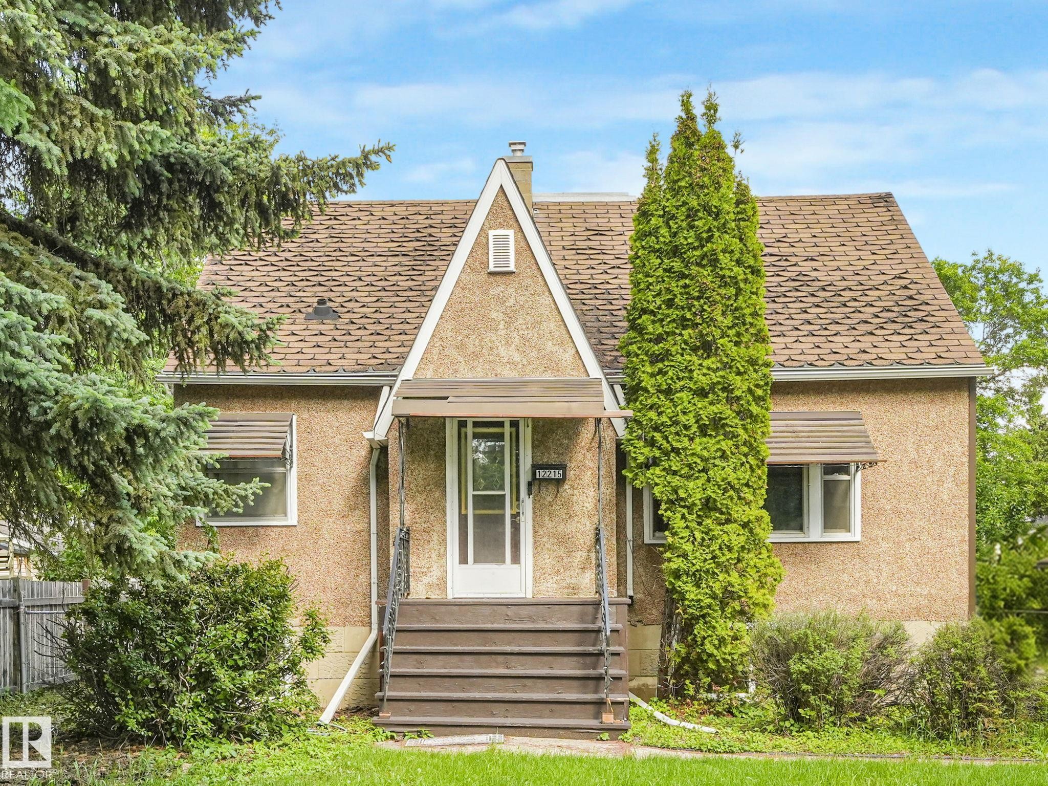 12215 103 Street Nw, Edmonton, AB - Outdoor