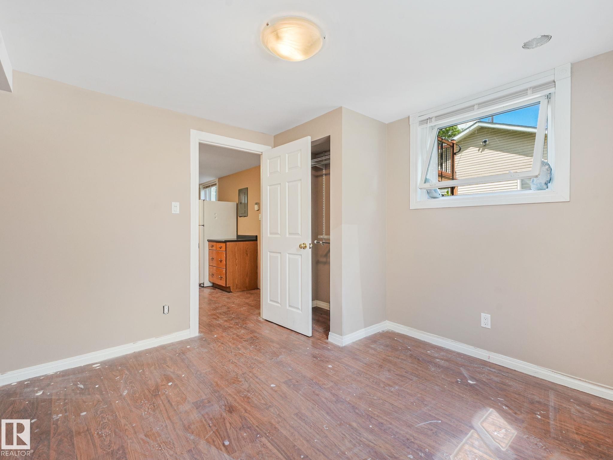 12215 103 Street Nw, Edmonton, AB - Indoor Photo Showing Other Room