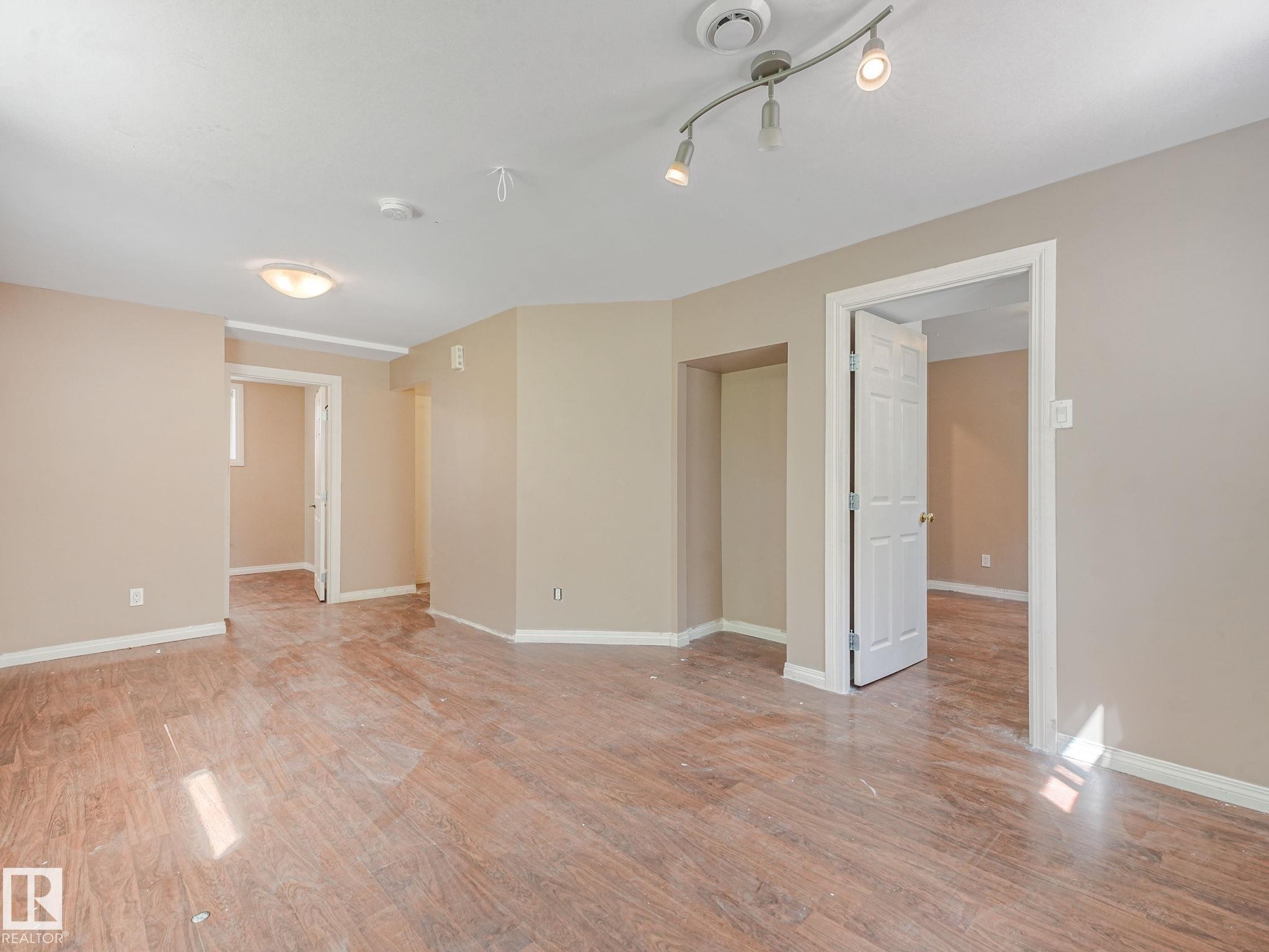12215 103 Street Nw, Edmonton, AB - Indoor Photo Showing Other Room