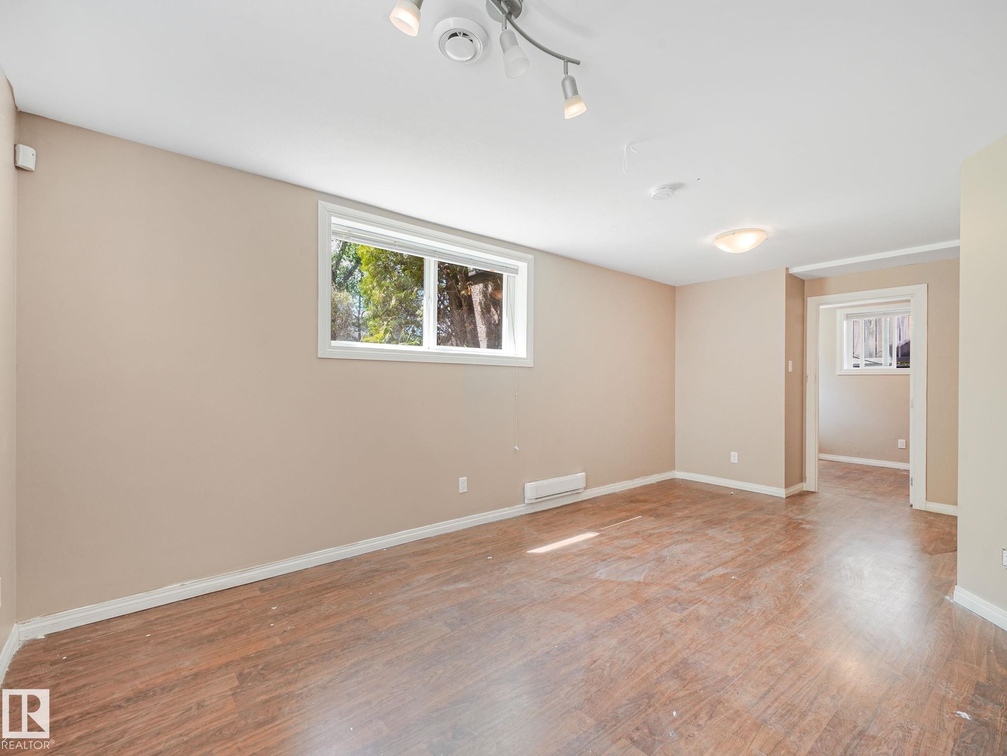 12215 103 Street Nw, Edmonton, AB - Indoor Photo Showing Other Room